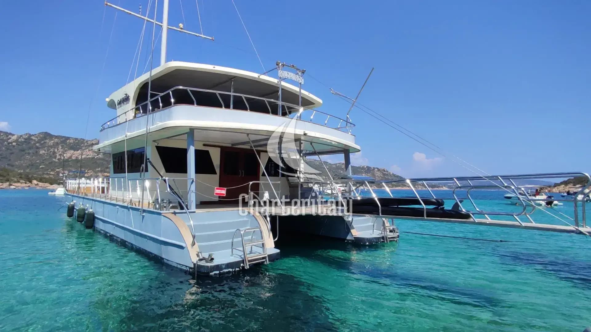 Catamaran - Gold Wind - 33