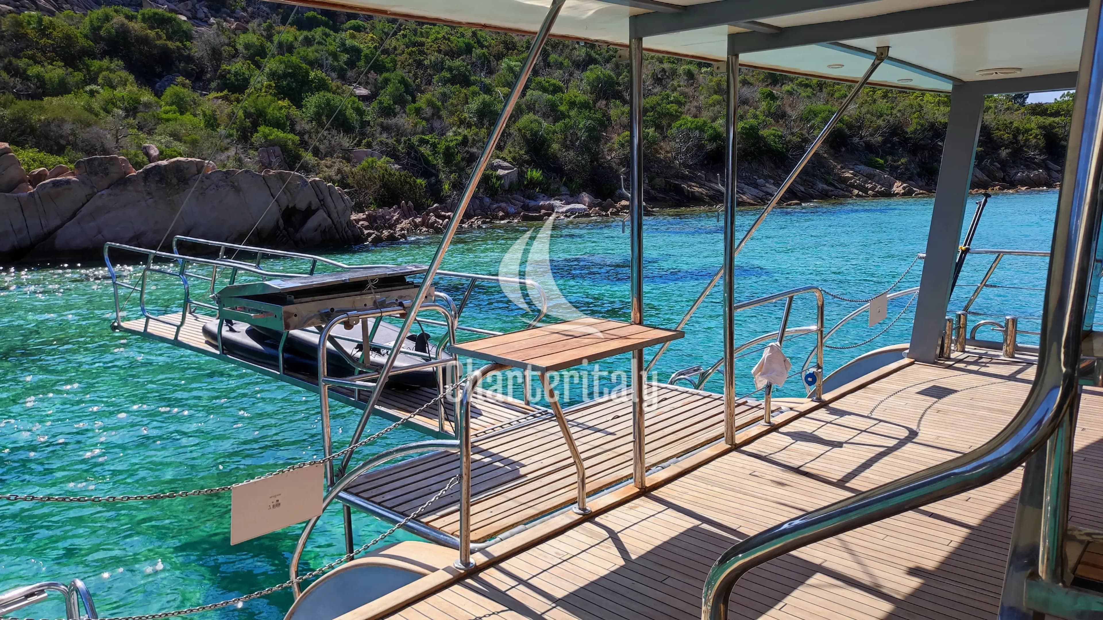 Catamaran - Gold Wind - 22