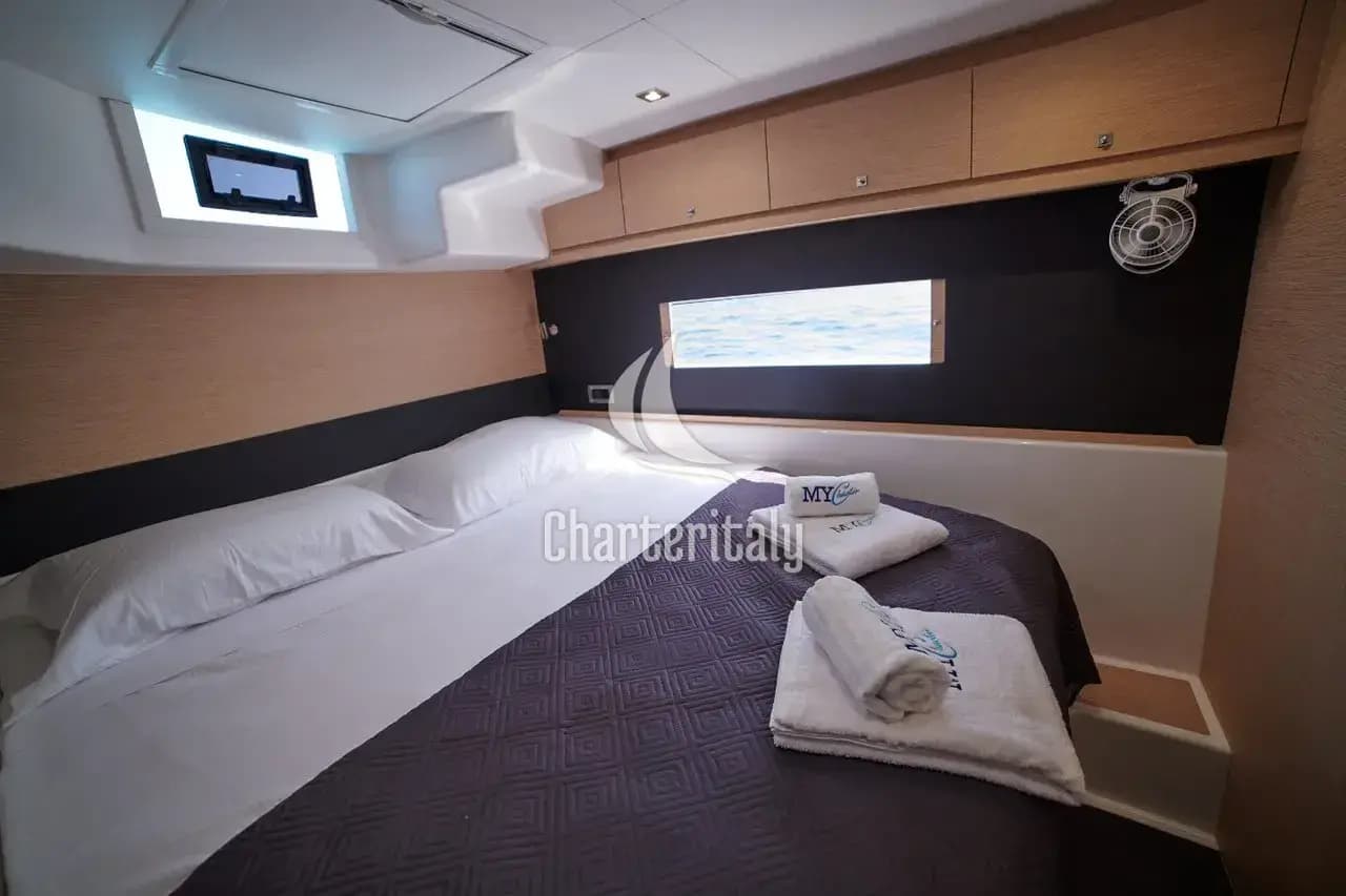 Dufour 48 Catamaran - 5 + 1 cab. - Futura - 12