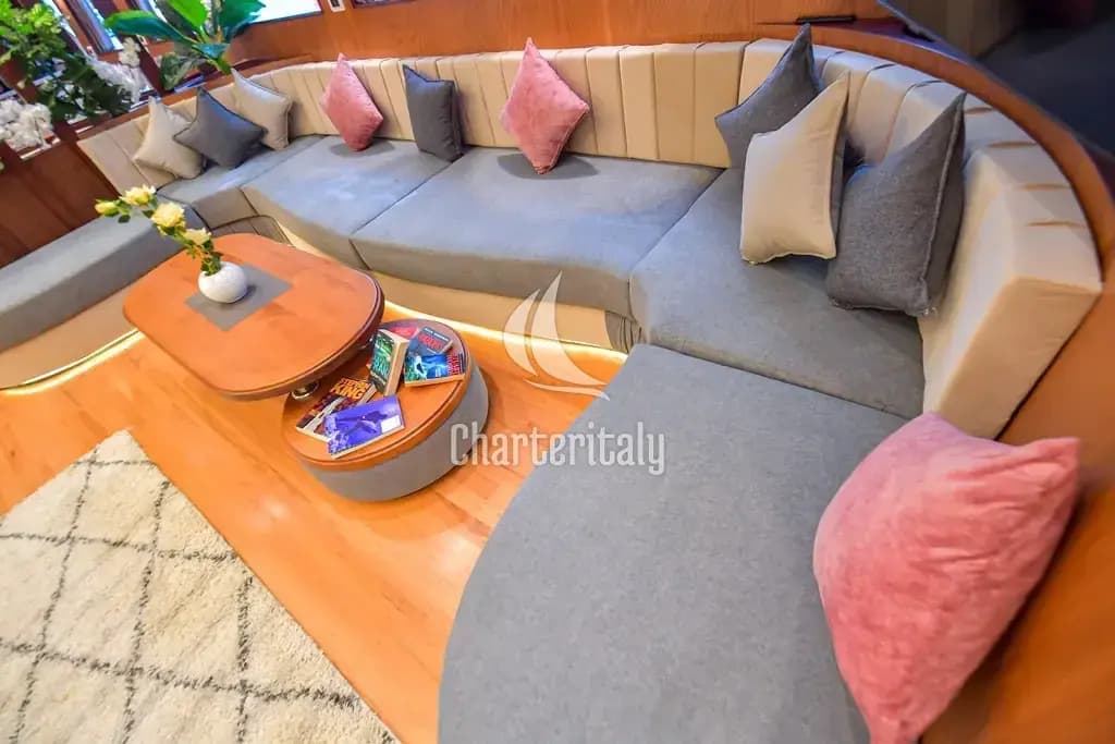 Luxury Motor Yacht - Twin bed cabin lower deck 1 - 21