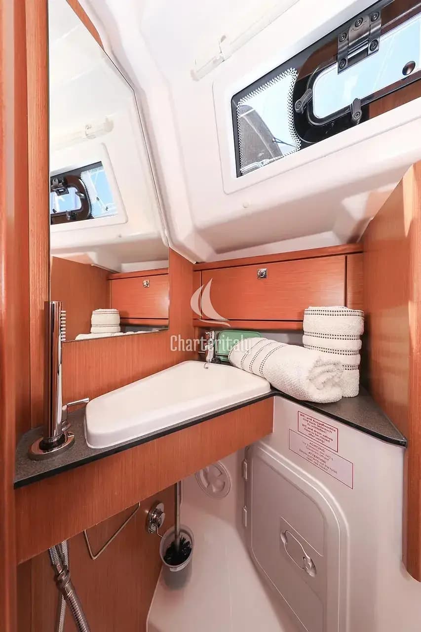 Bavaria Cruiser 34 - Deneb - 26