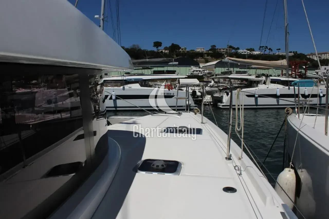Lagoon 42 - 4 + 2 cab. - WHITE MOON - 6