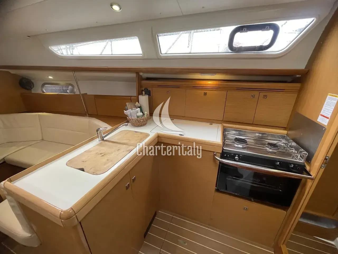 Sun Odyssey 36i - Agatha - 13