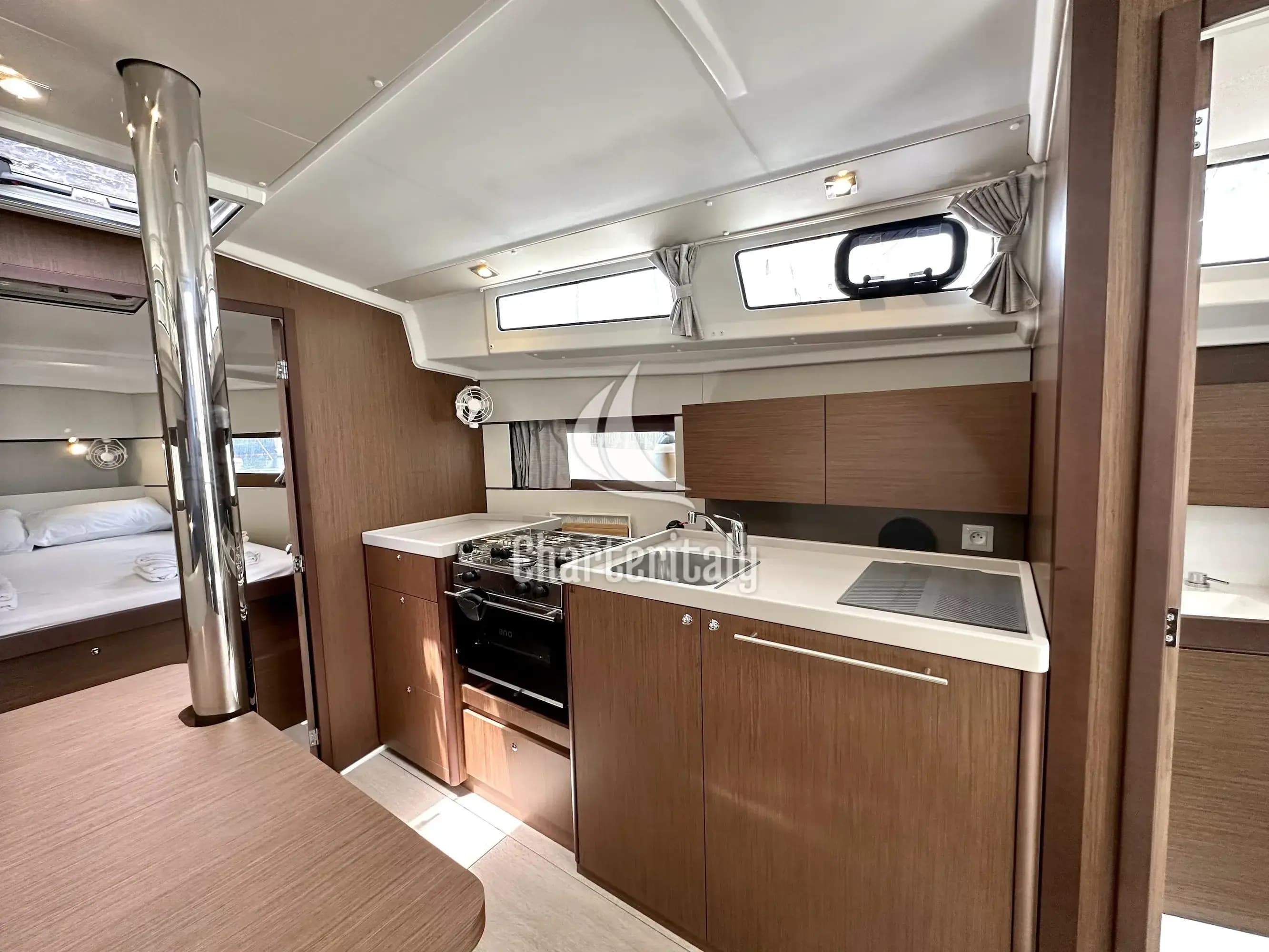 Oceanis 38.1 - Sail Lyra - 10
