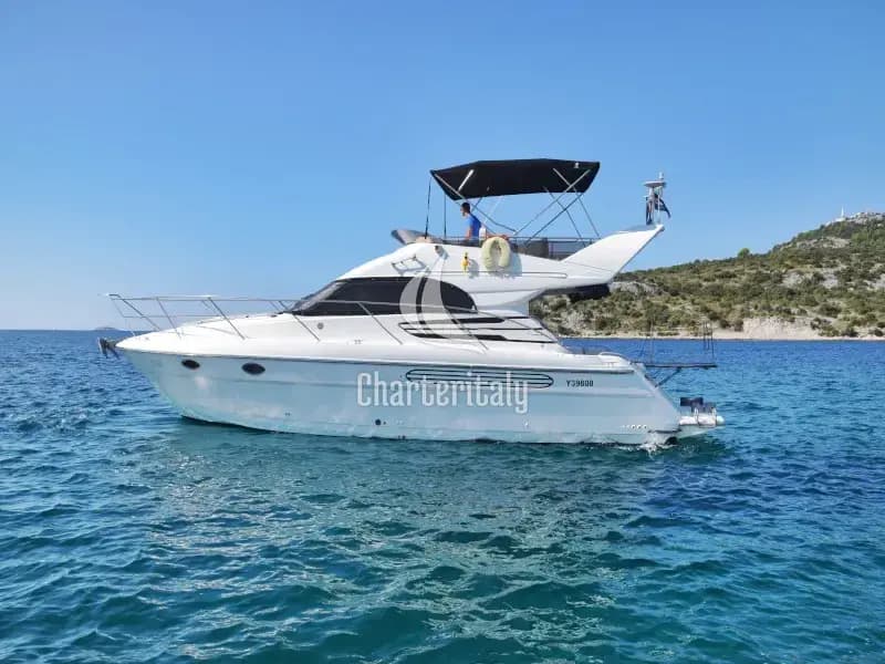 Fairlane Phantom 40 - Julia - 1