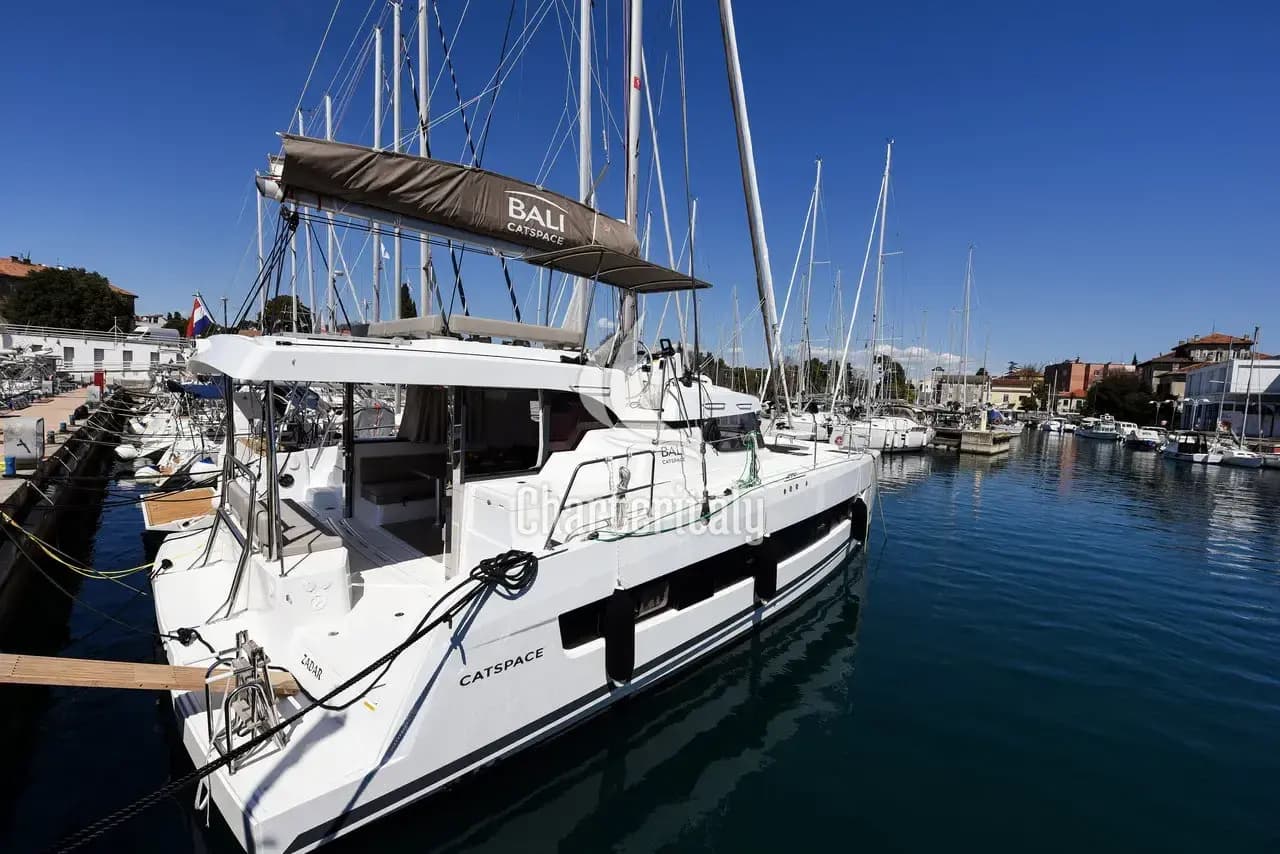 Bali Catspace - Fux 4 Sail - 1