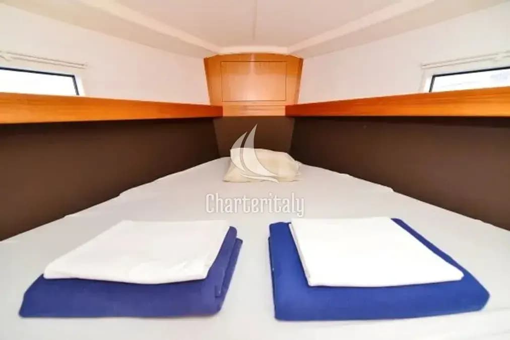 Bavaria Cruiser 37 - Blue Tone - 3