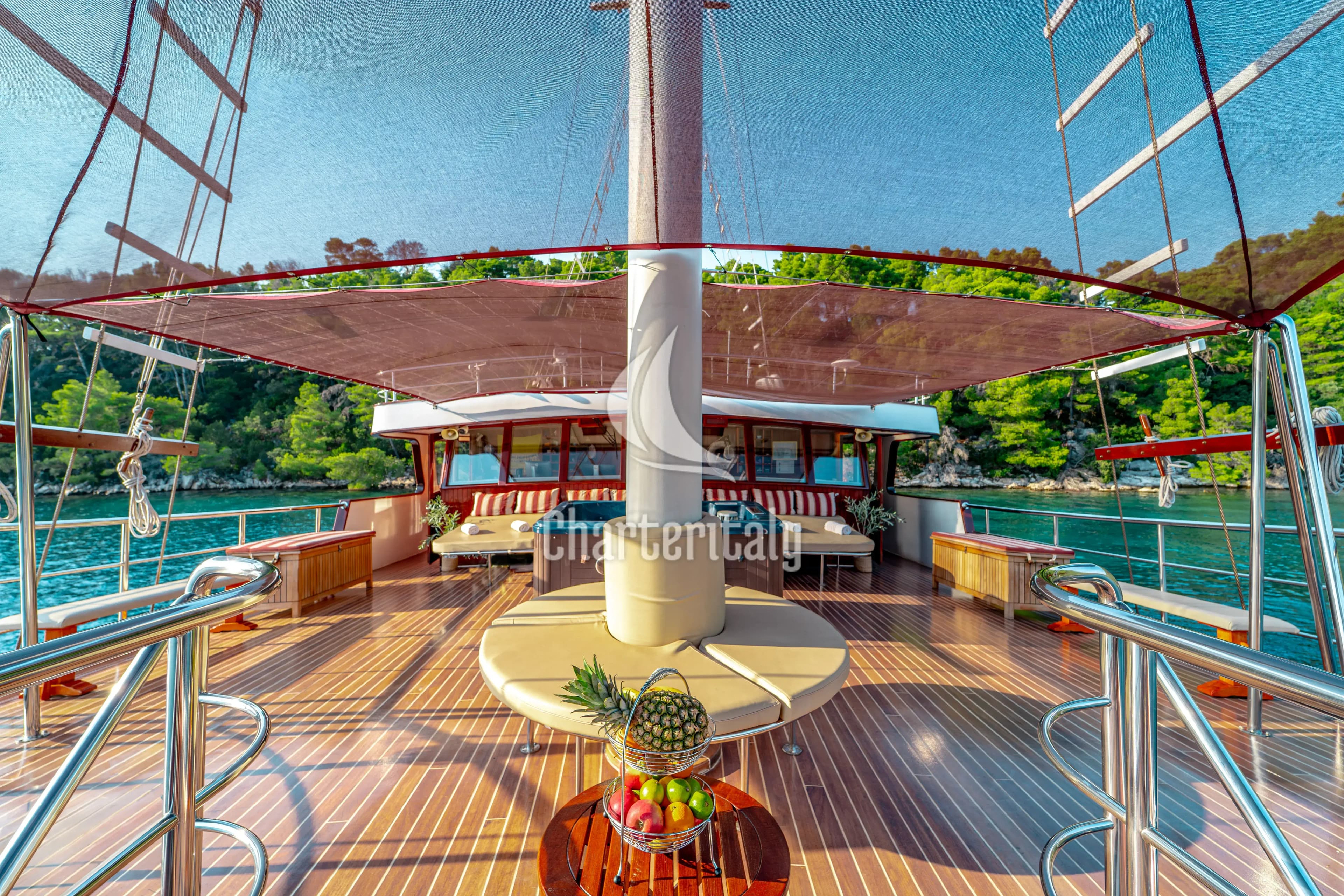 Motor sailer - Cesarica - 17
