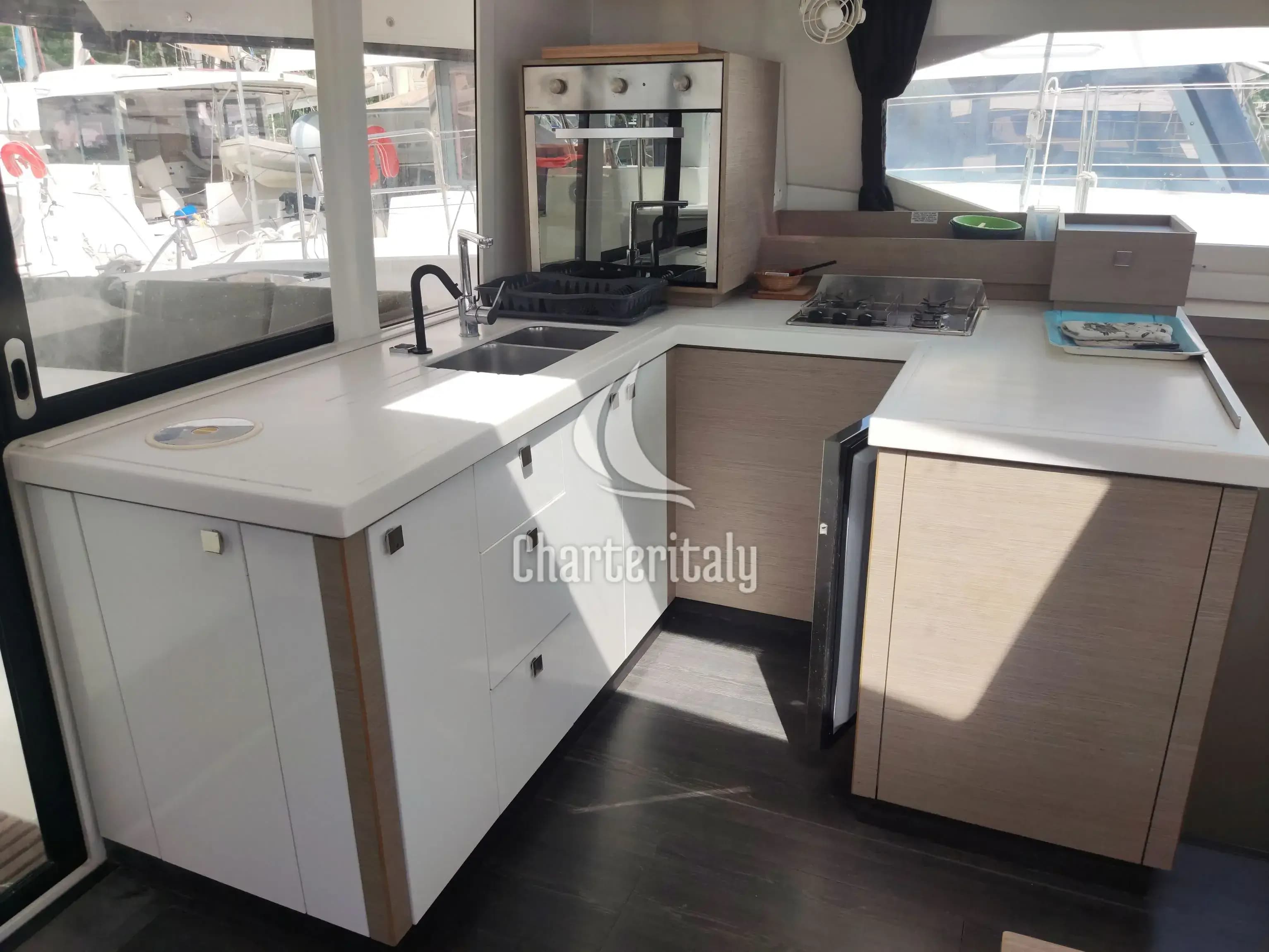 Fountaine Pajot Astrea 42 - 4 + 2 cab. - Atchoum - 14