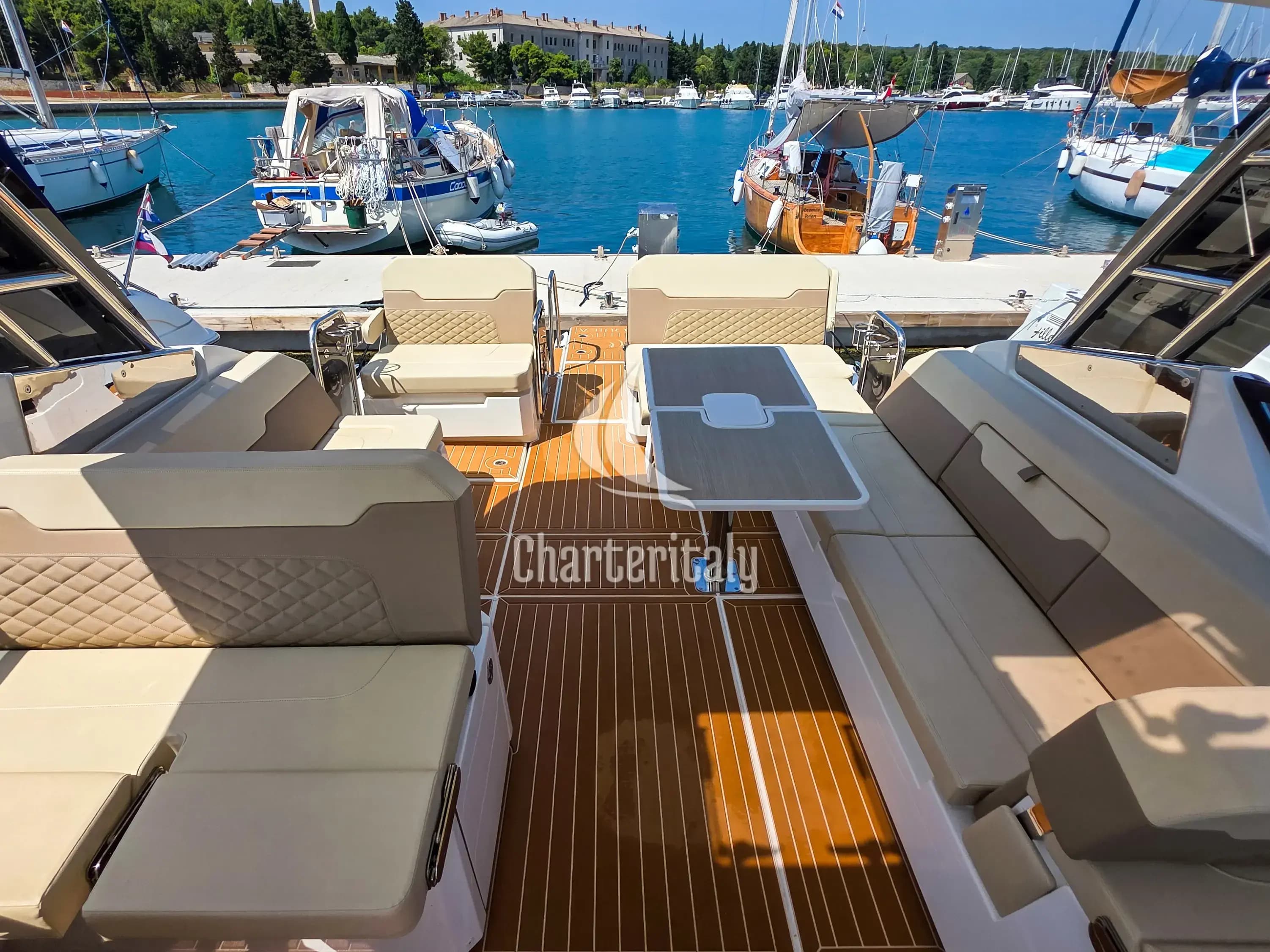 Aquila 32 Sport - Aquila 32 - 10