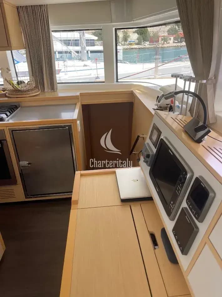 Lagoon 52F - DISCOVERY I - 37