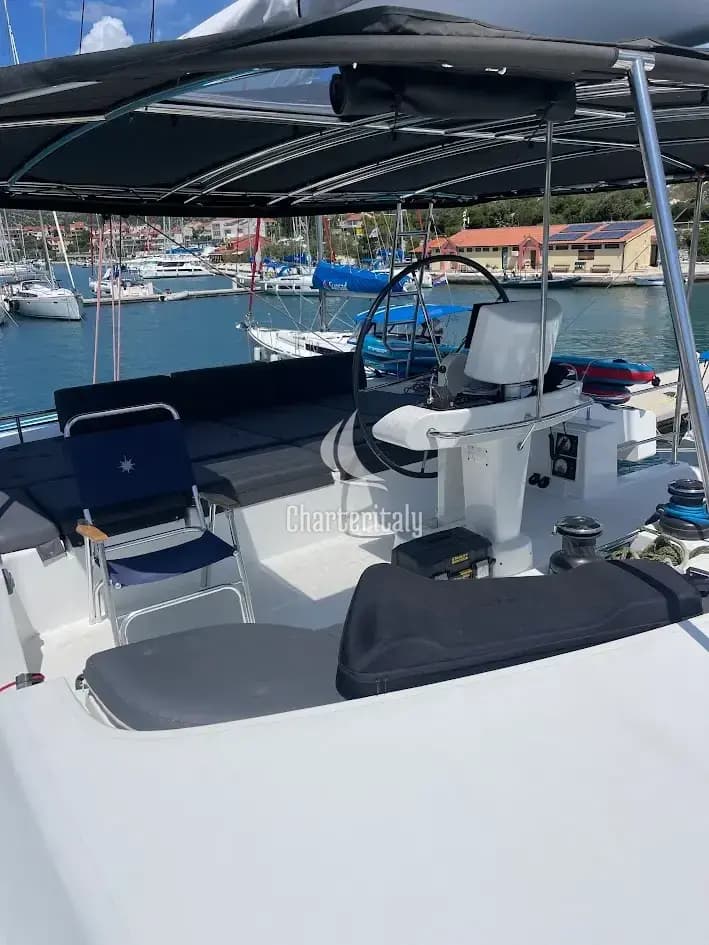 Lagoon 52F - DISCOVERY I - 17
