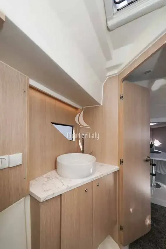 Nuva M9 Cabin - Babac - 19