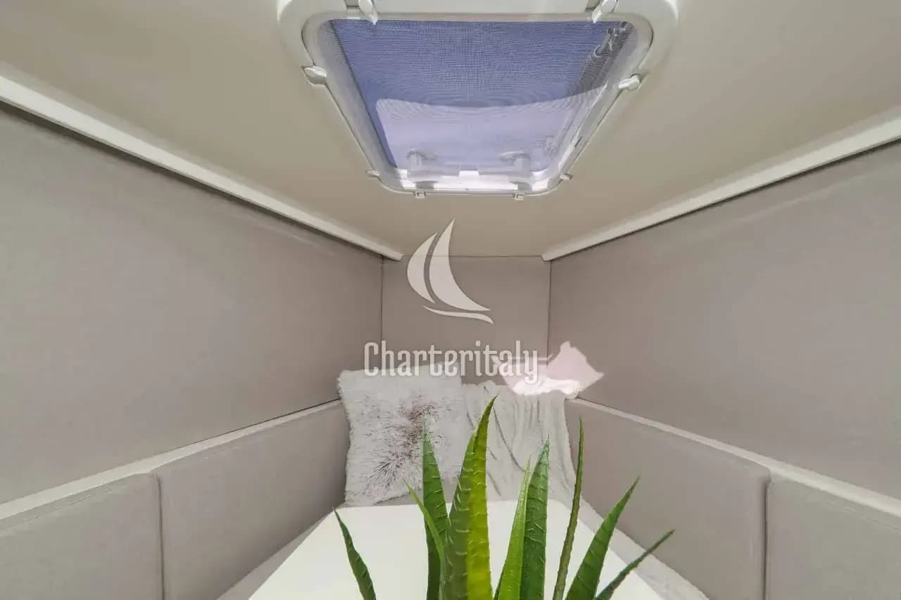 Nuva M9 Cabin - Babac - 16