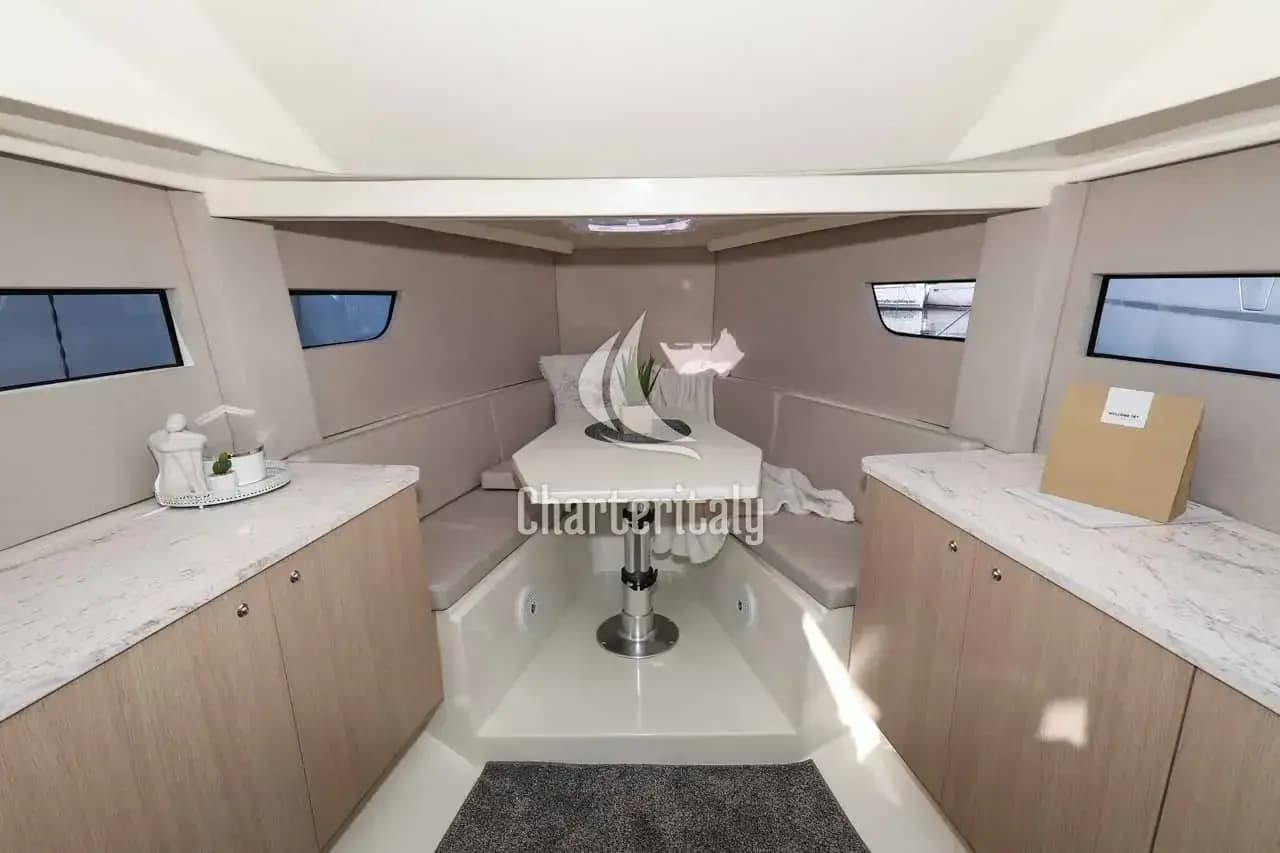 Nuva M9 Cabin - Babac - 13