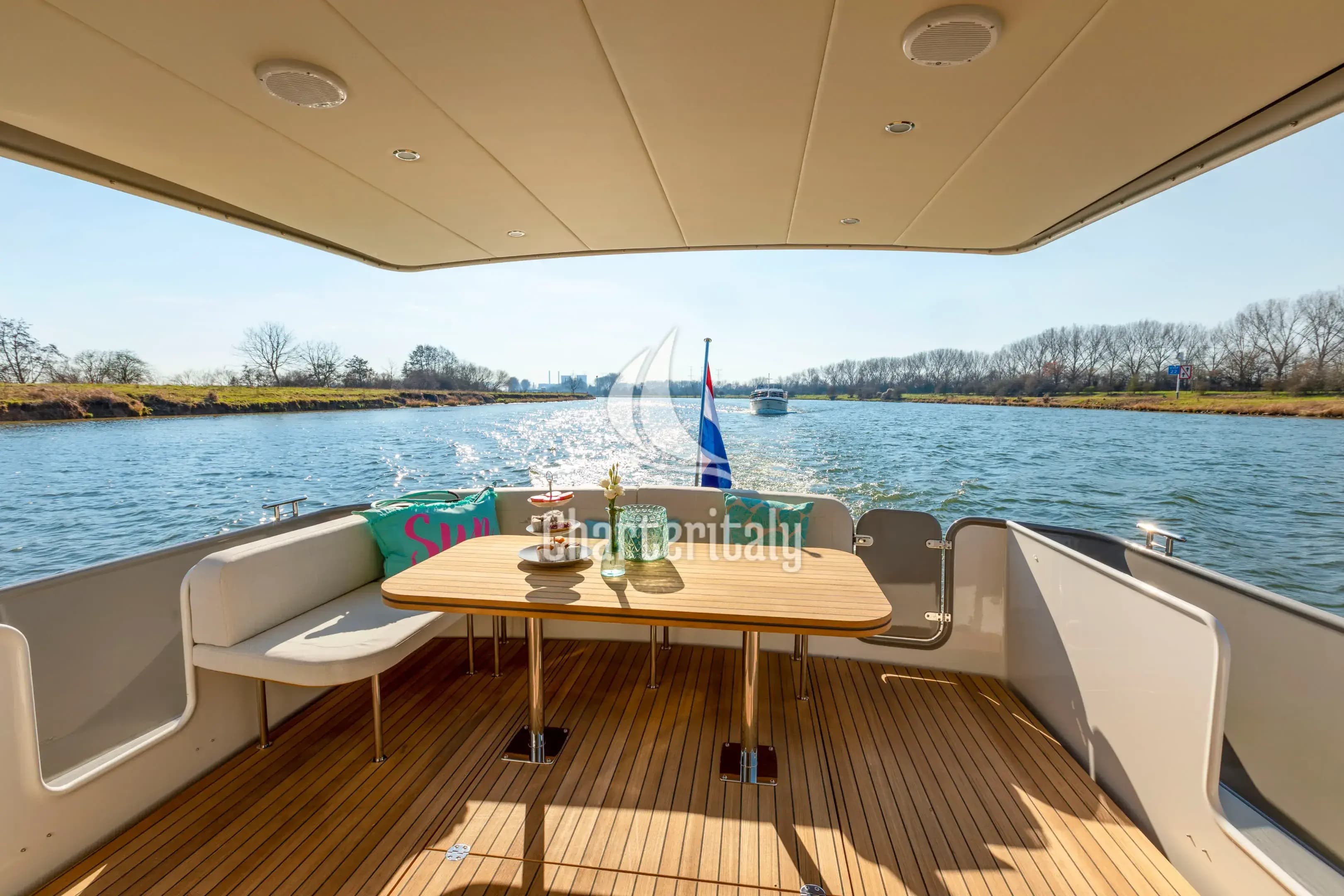 Linssen Grand Sturdy 40.9 Sedan - Luna Amanda - 4