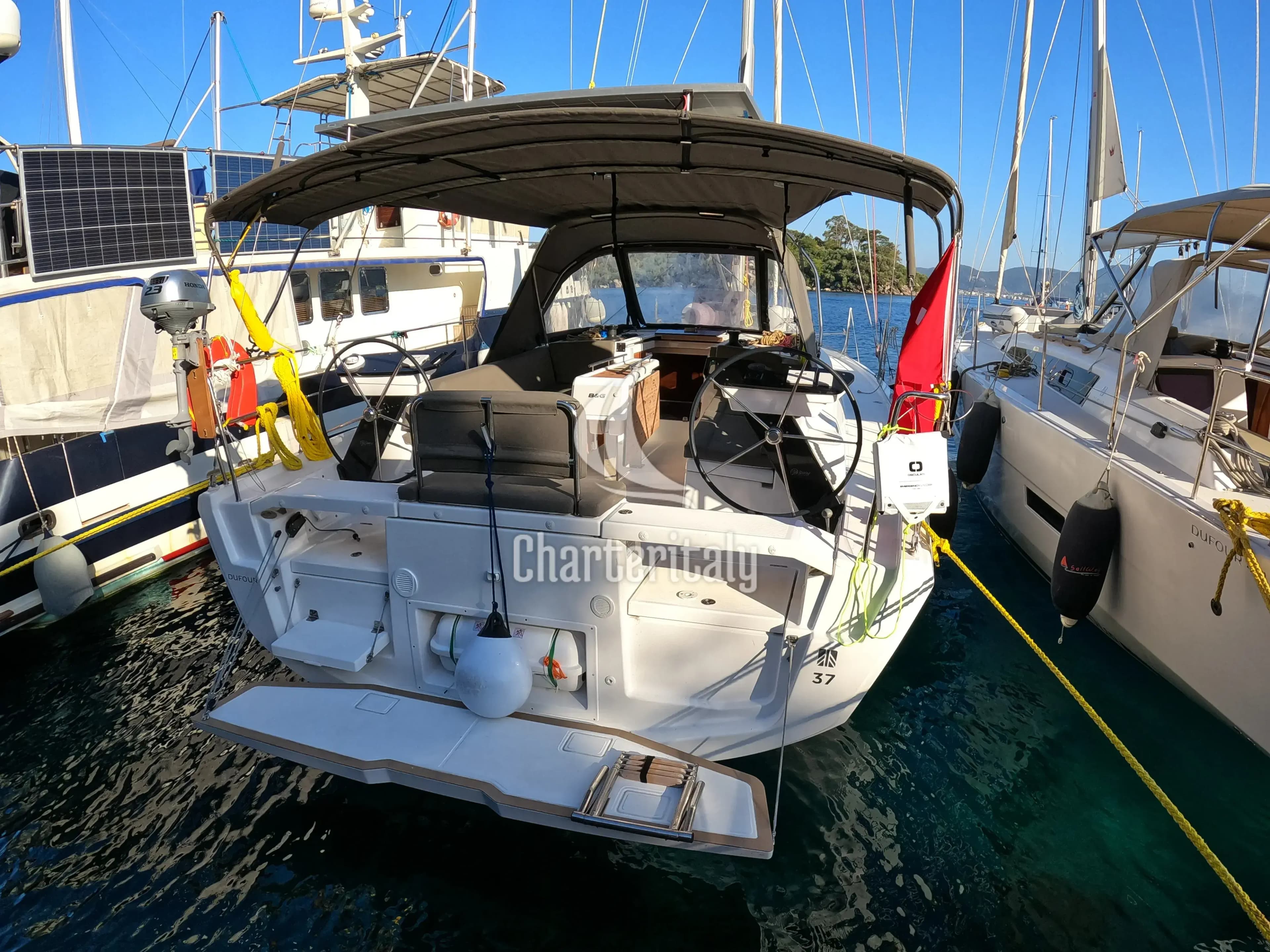 Dufour 37 - Momo - 1