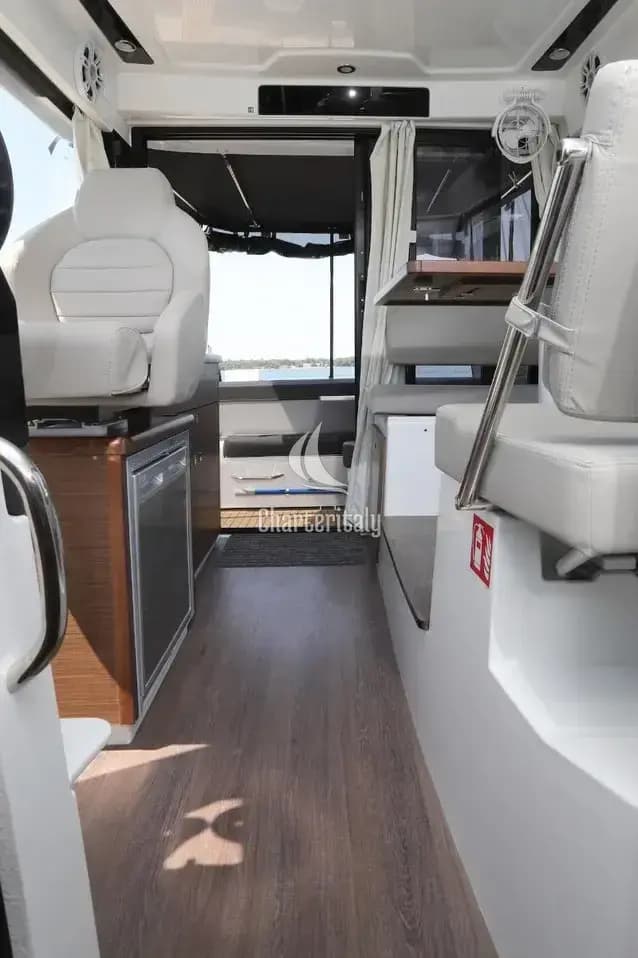 Merry Fisher 895 - 2 cab. - Wind - 11