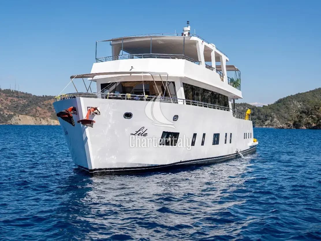 Motoryacht - Lila Trawler - 1