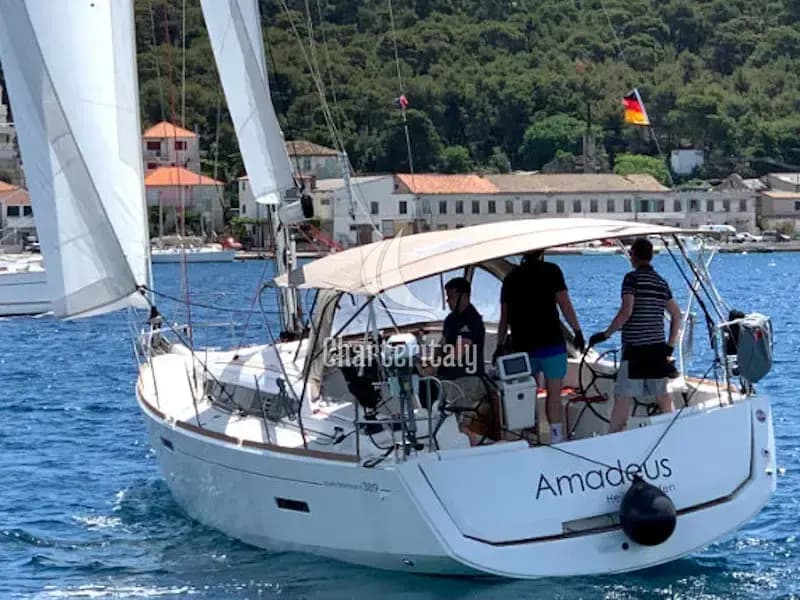 Sun Odyssey 389 - Amadeus - 17