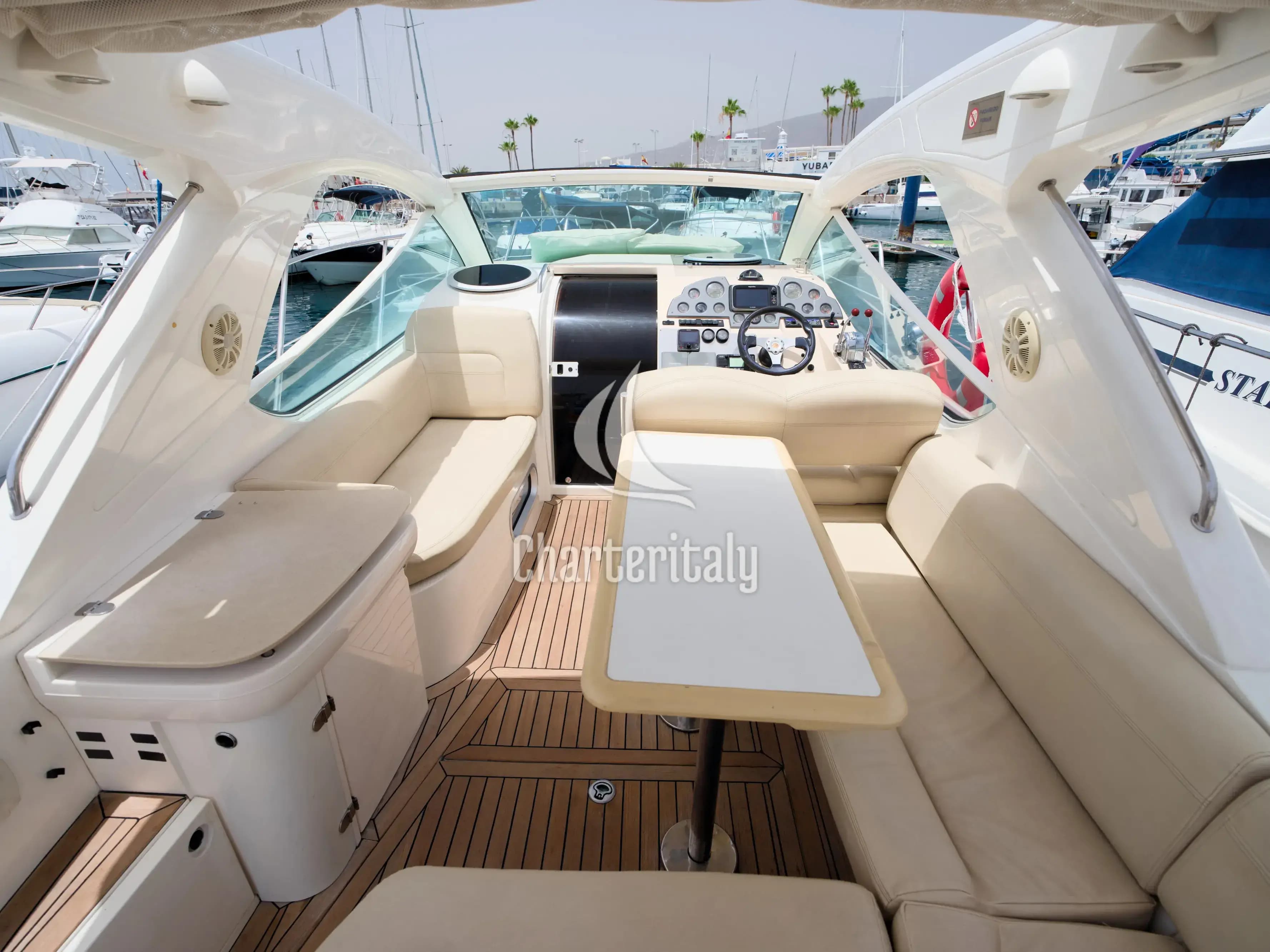Motorboat - Champagne - 3