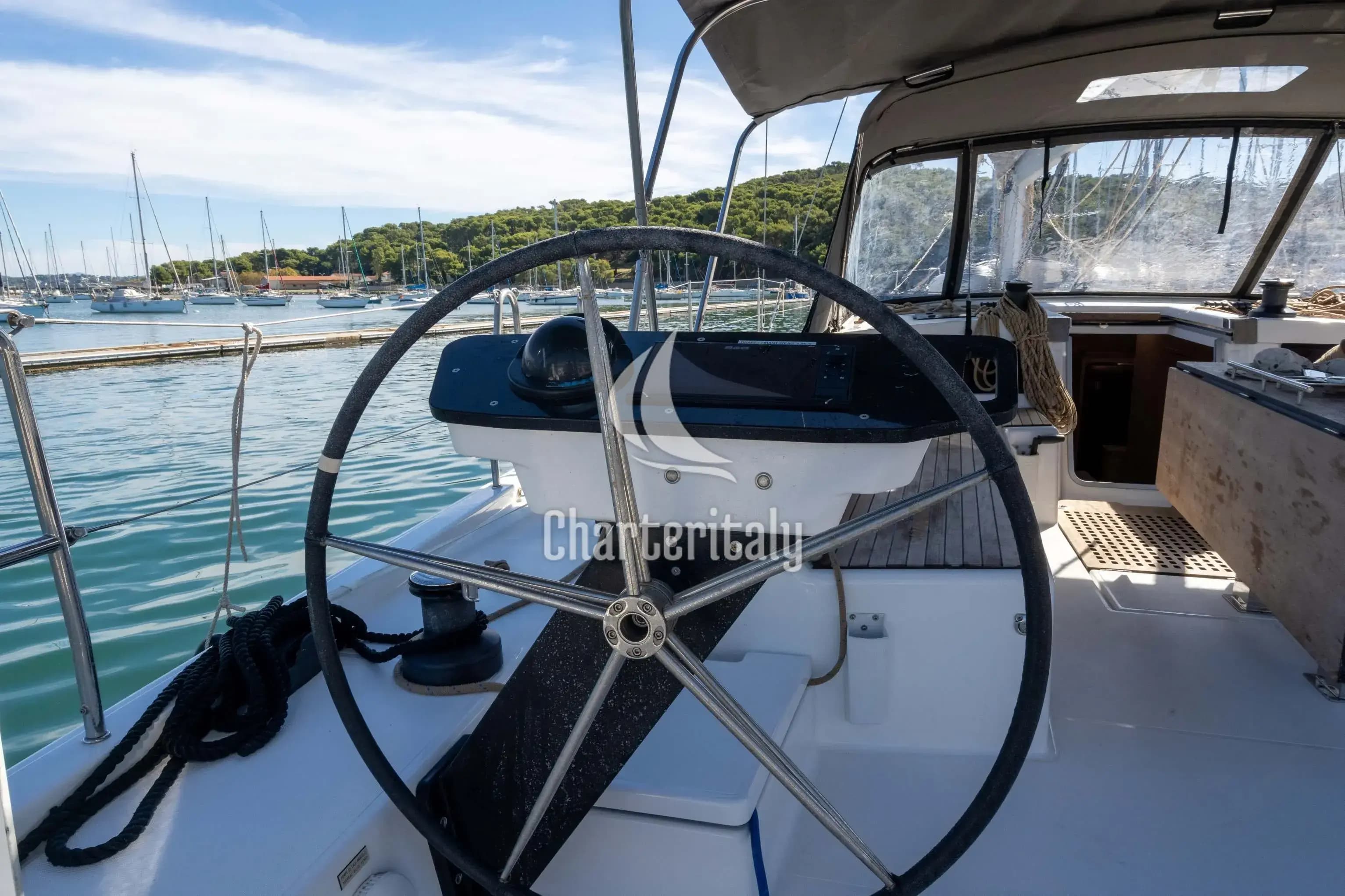 Dufour 530 Smart Electric - 5 + 1 cab. - INSPIRATION - 5