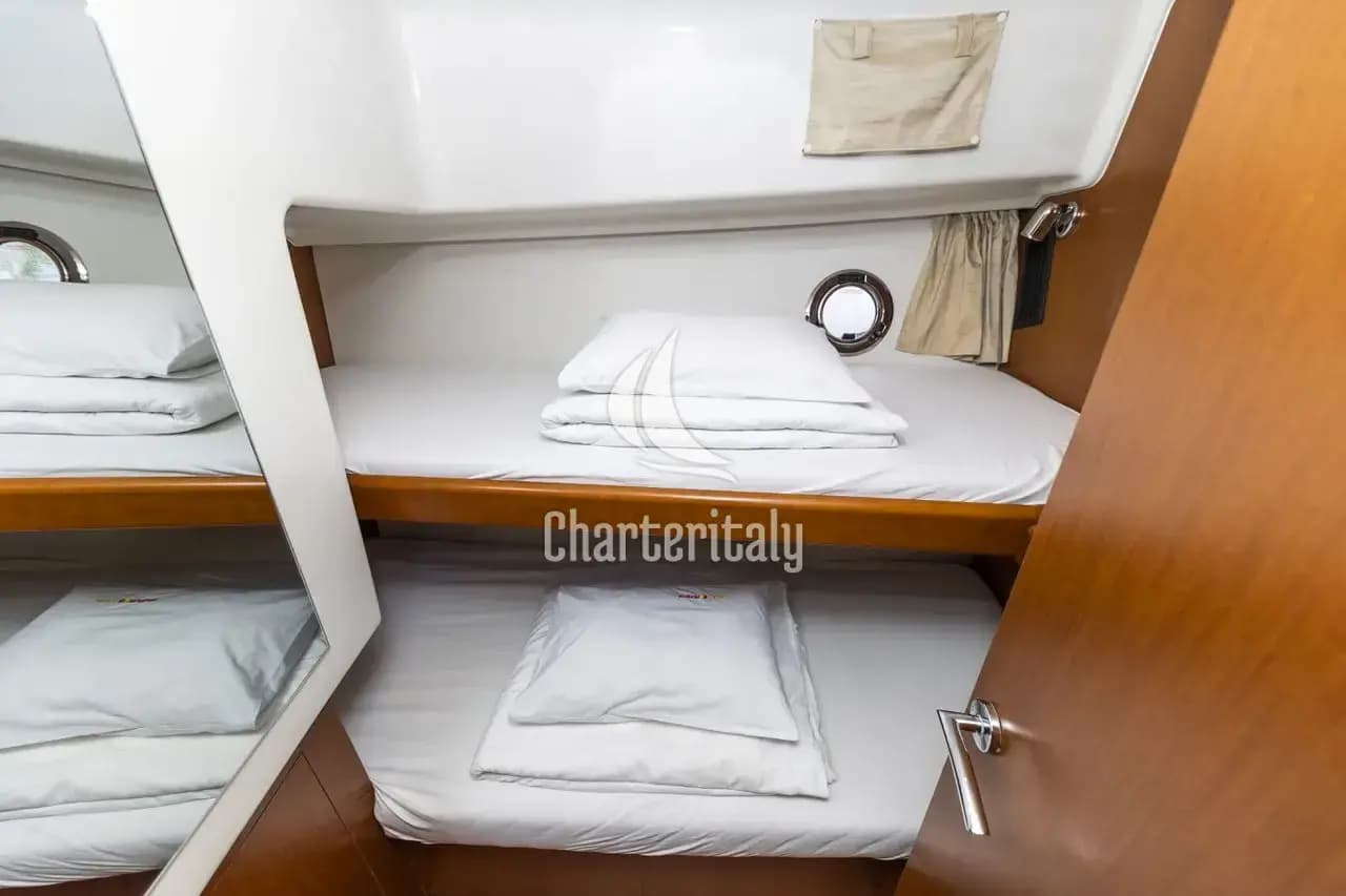 Swift Trawler 34 Fly - Blue Sky - 17