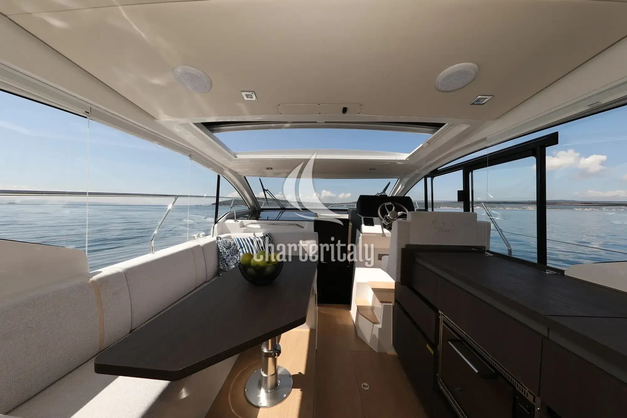 Sealine C335V - Stormi - 13