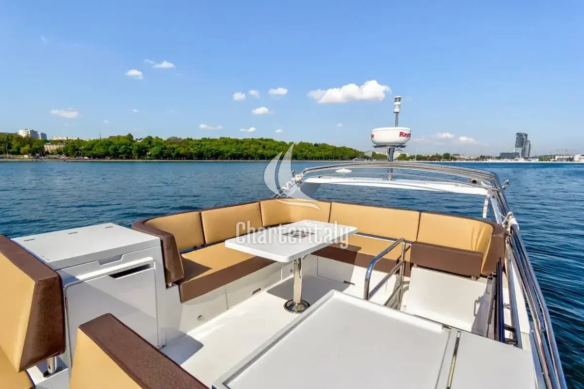 Galeon 420 Fly - Amber Blue - 16