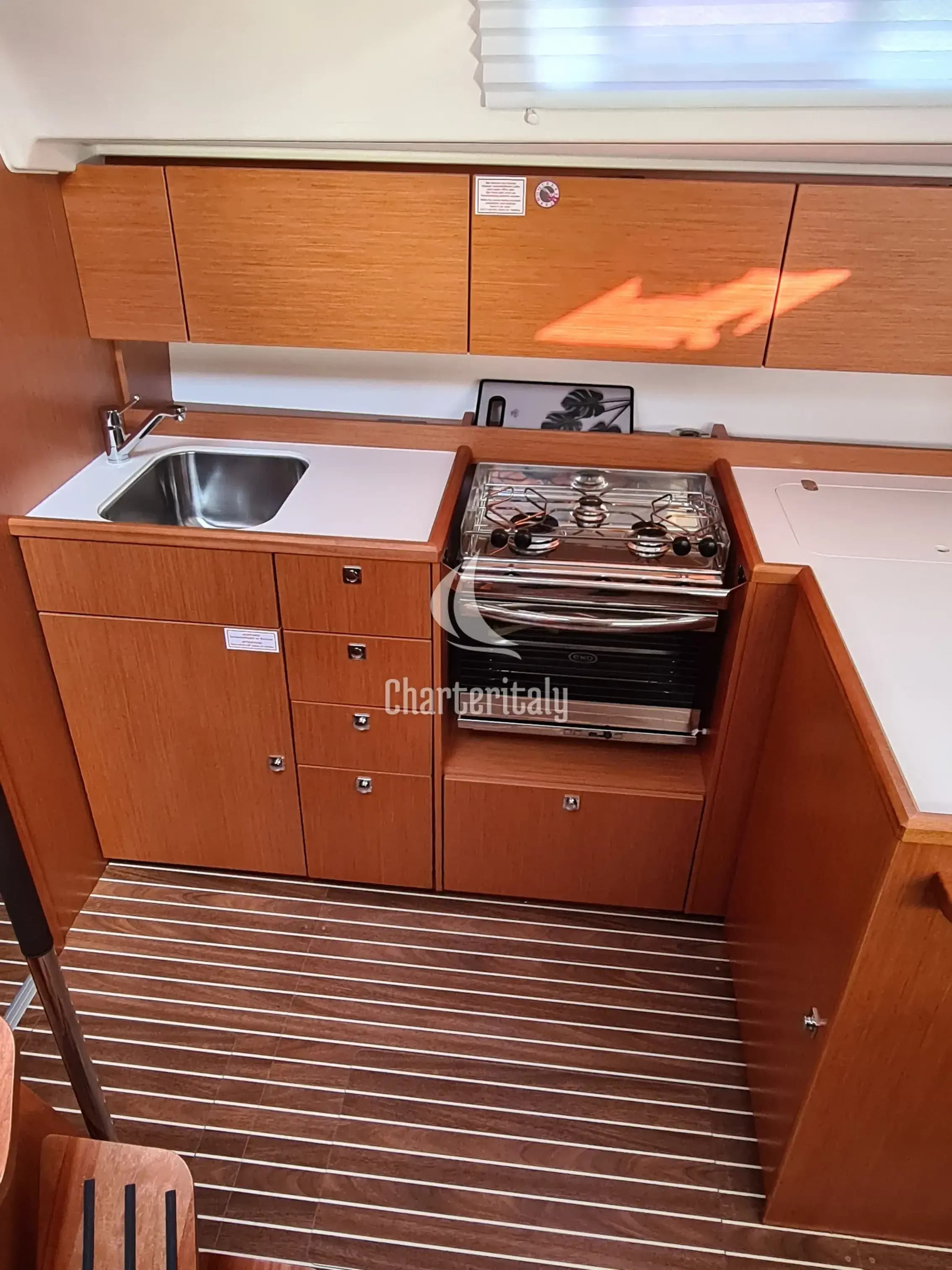 Bavaria C42 - Melia - 7