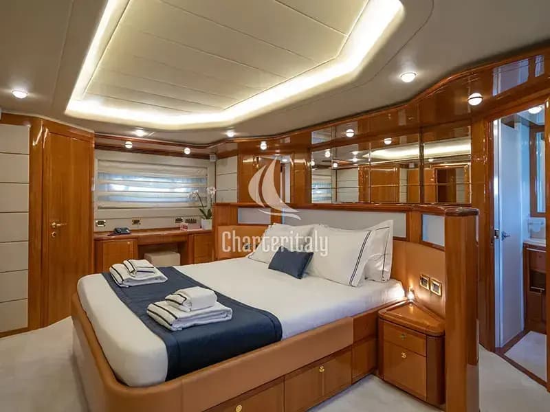 Ferretti 880 - Estia YI - 5