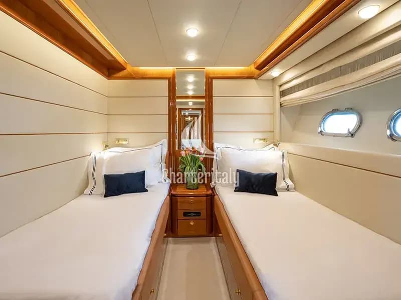 Ferretti 880 - Estia YI - 3