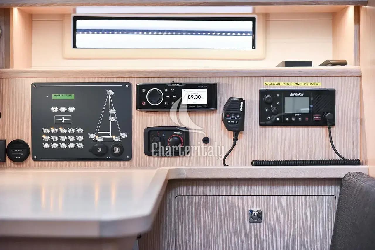 Bavaria Cruiser 41 - 3 cab. - Fleur de Lys - 20