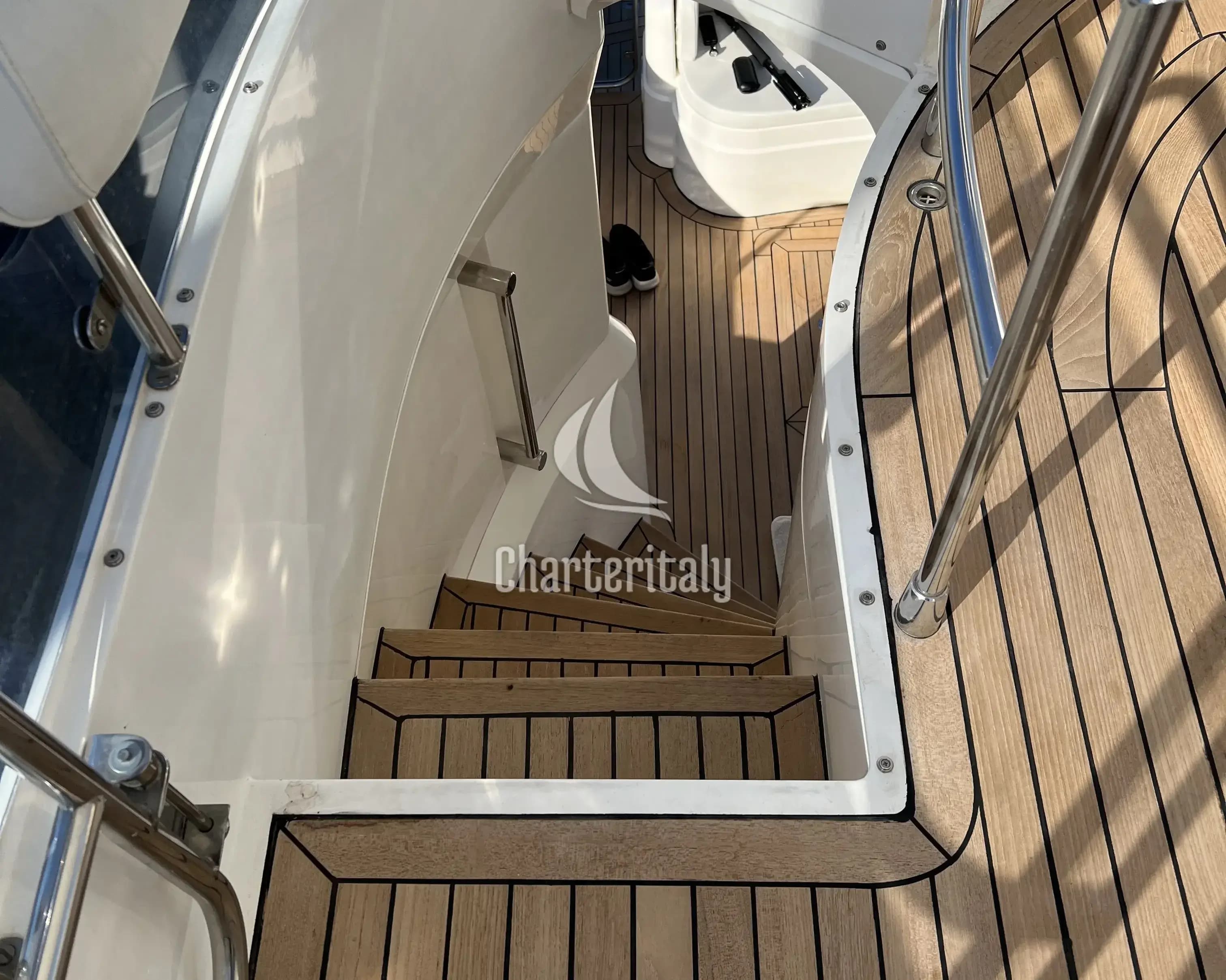 Fairline Squadron 52 - Bliss - 14