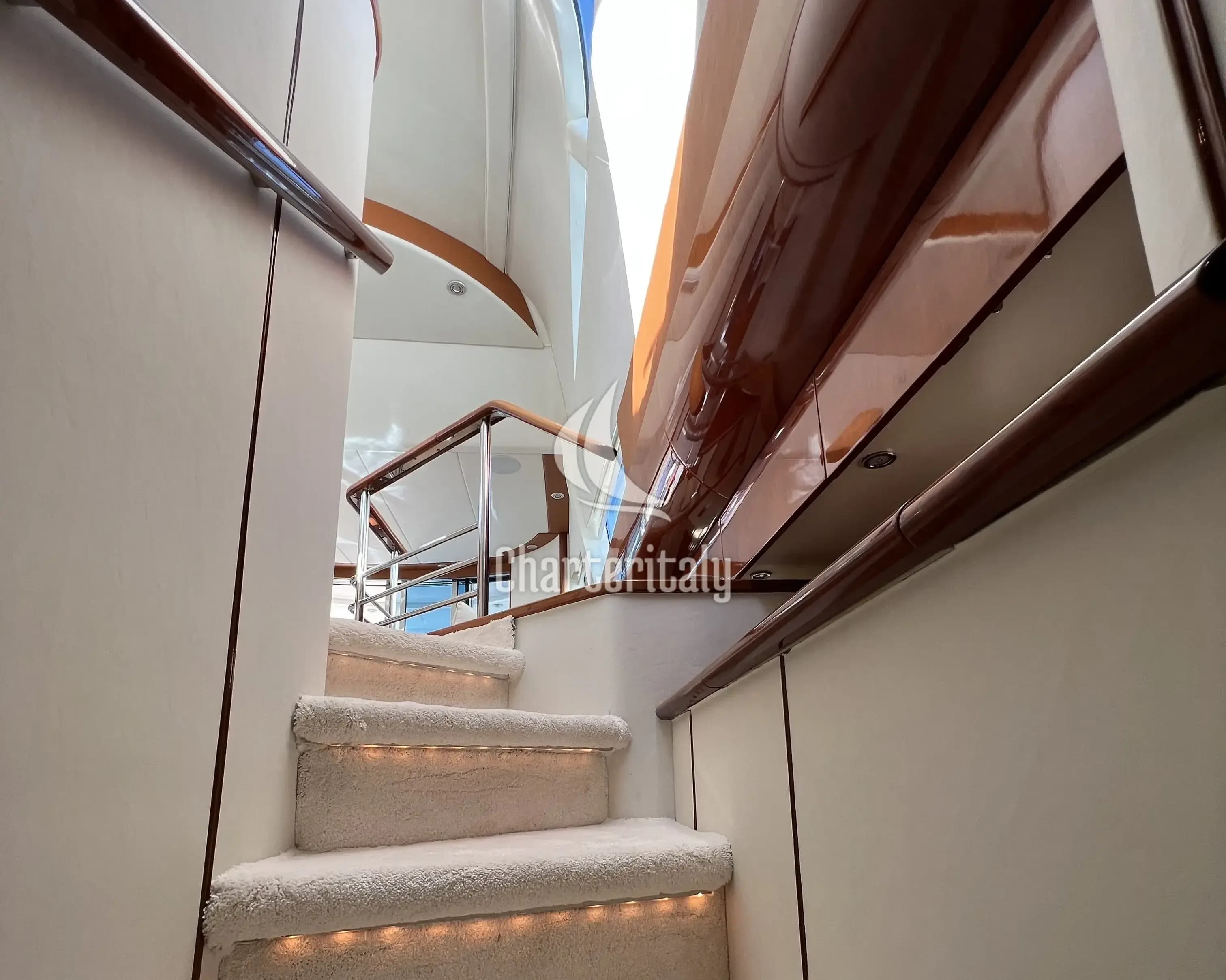 Fairline Squadron 52 - Bliss - 10