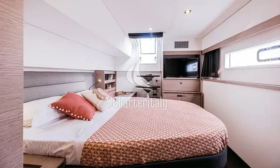 Fountaine Pajot Aura 51 SMART ELECTRIC - 5 cab. - LILY - 12