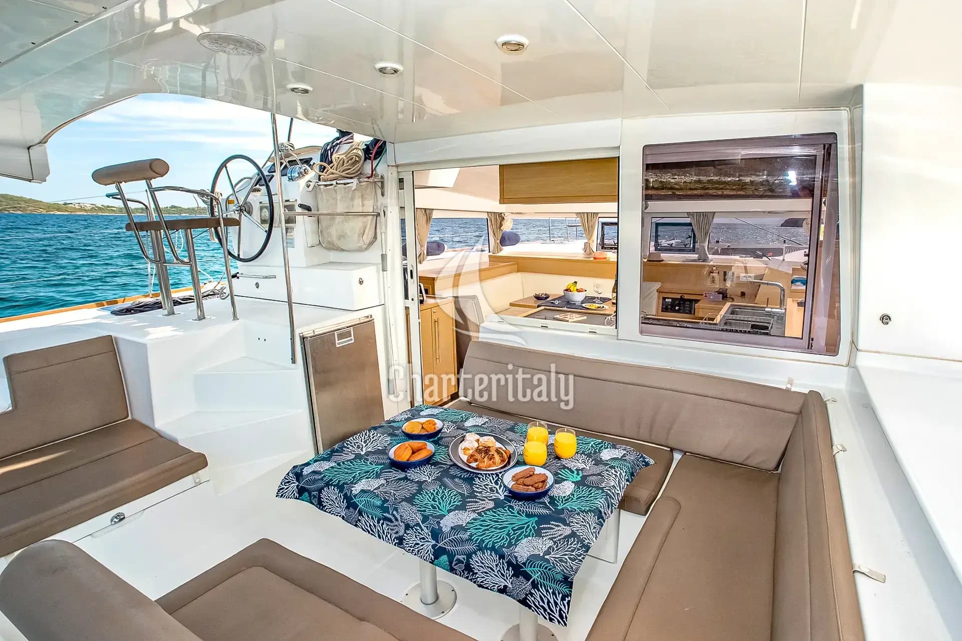 Lagoon 400 S2 - Christina S - 12