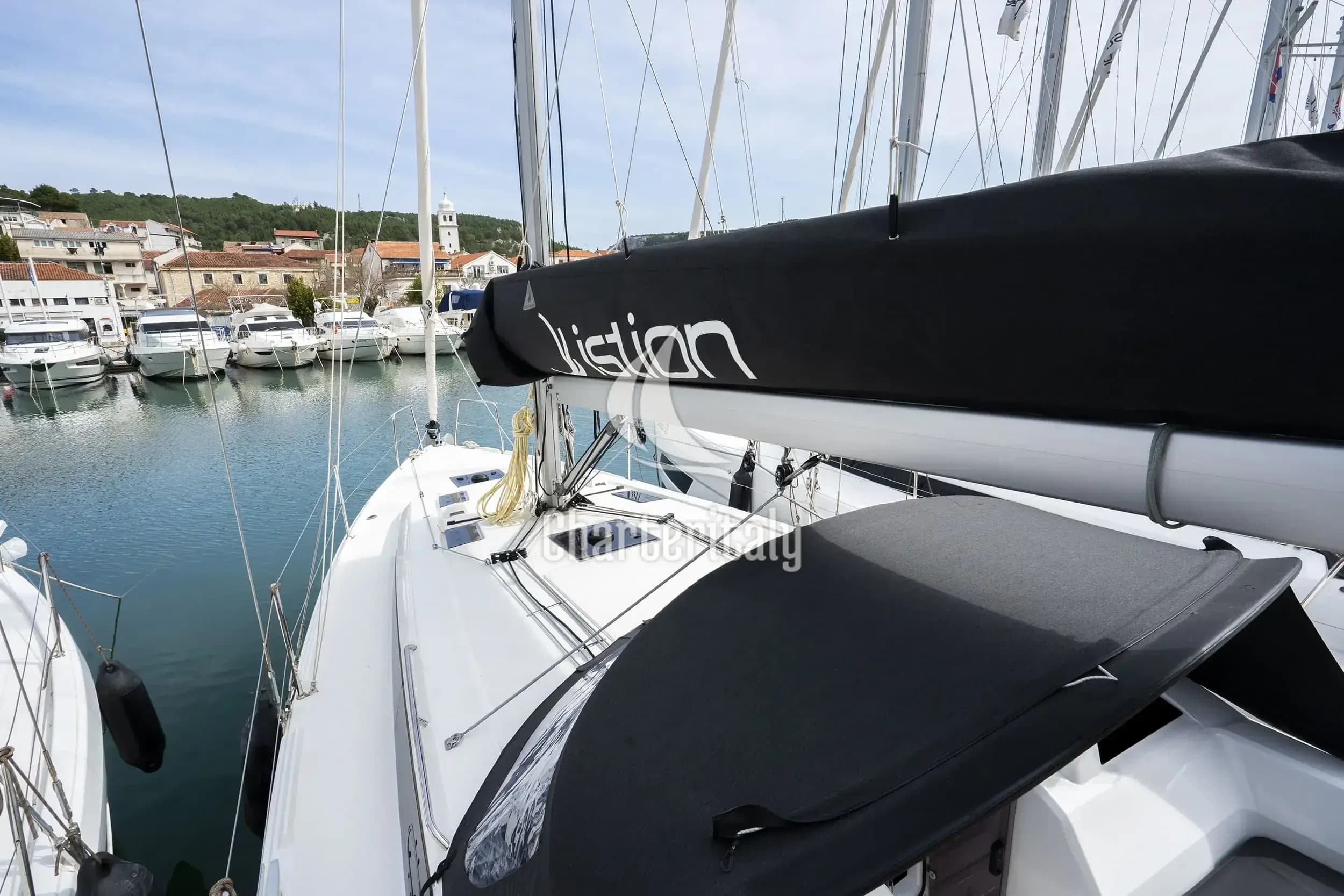 Oceanis 37.1 - First Dream - 11