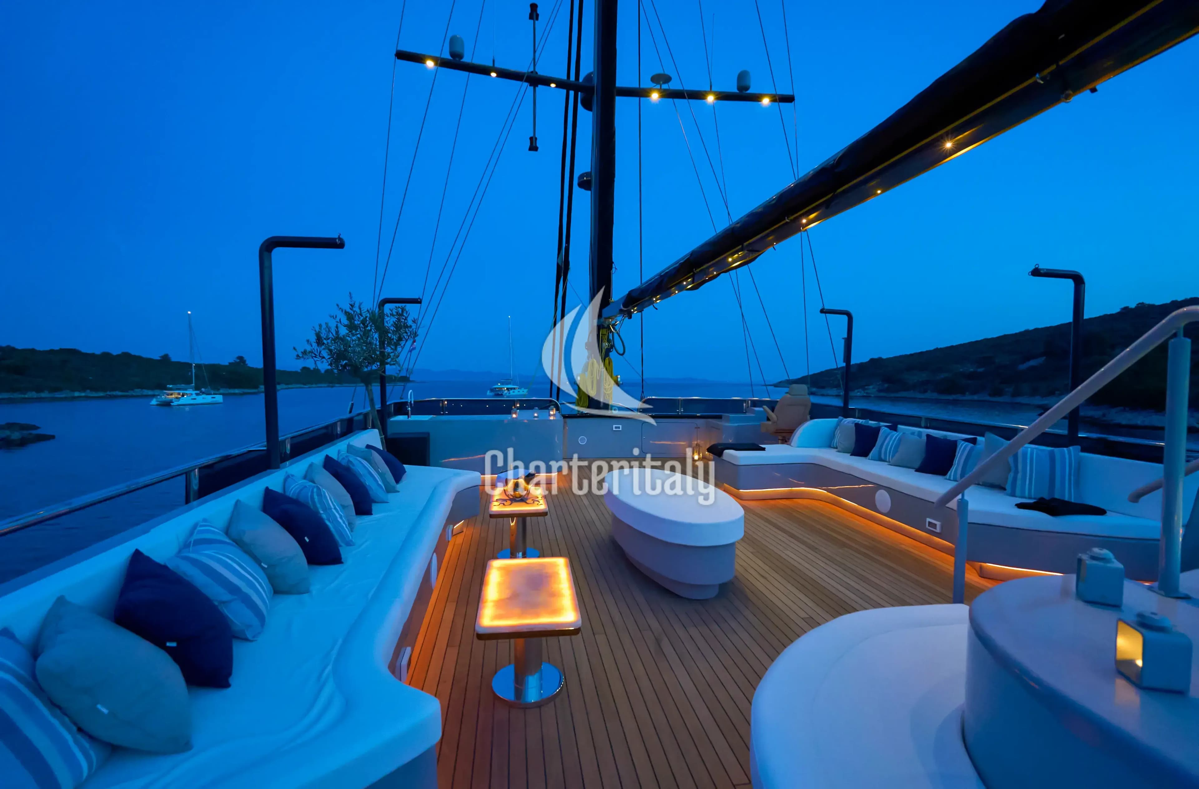 Luxury Sailing Yacht - Rara Avis - 43