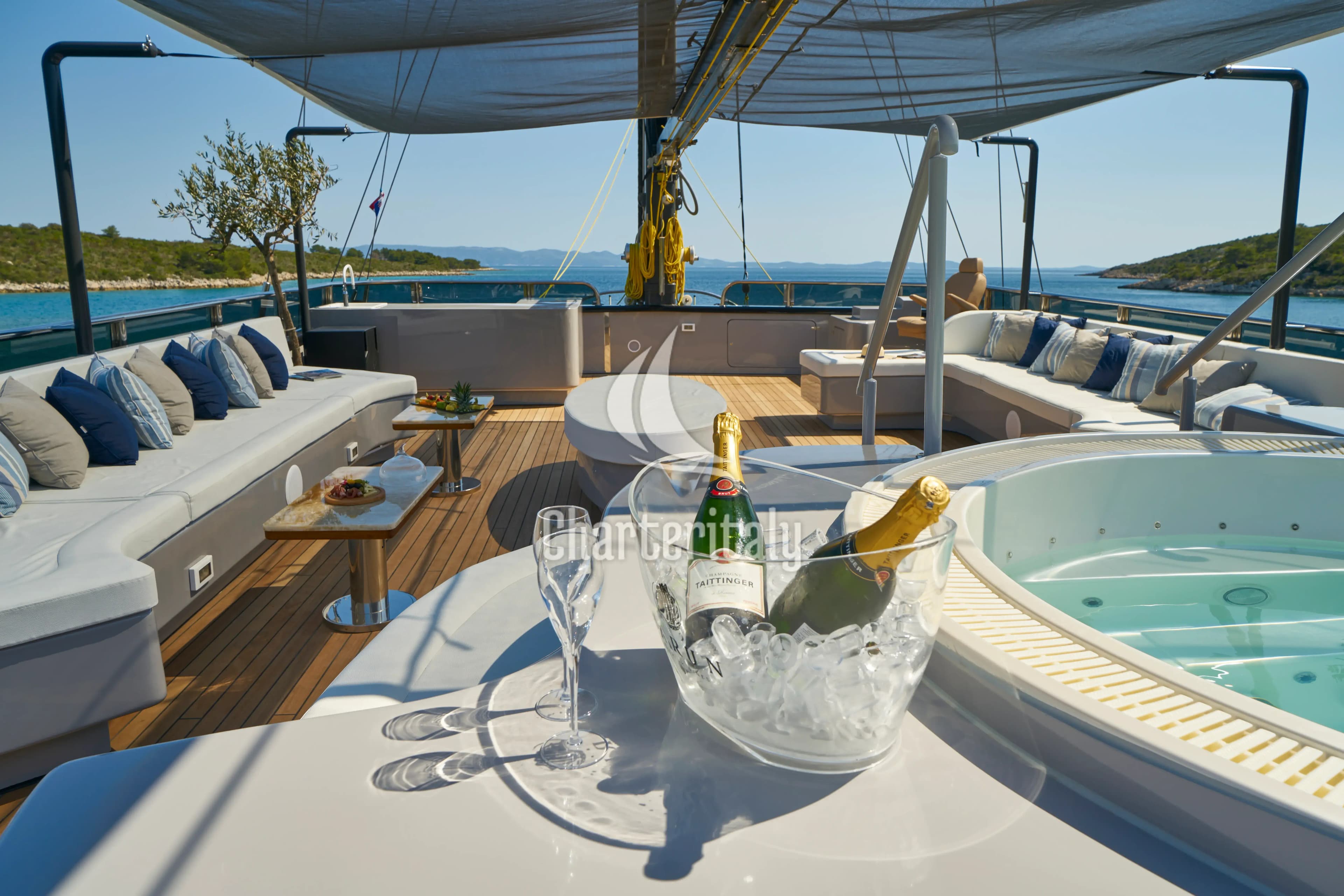 Luxury Sailing Yacht - Rara Avis - 72