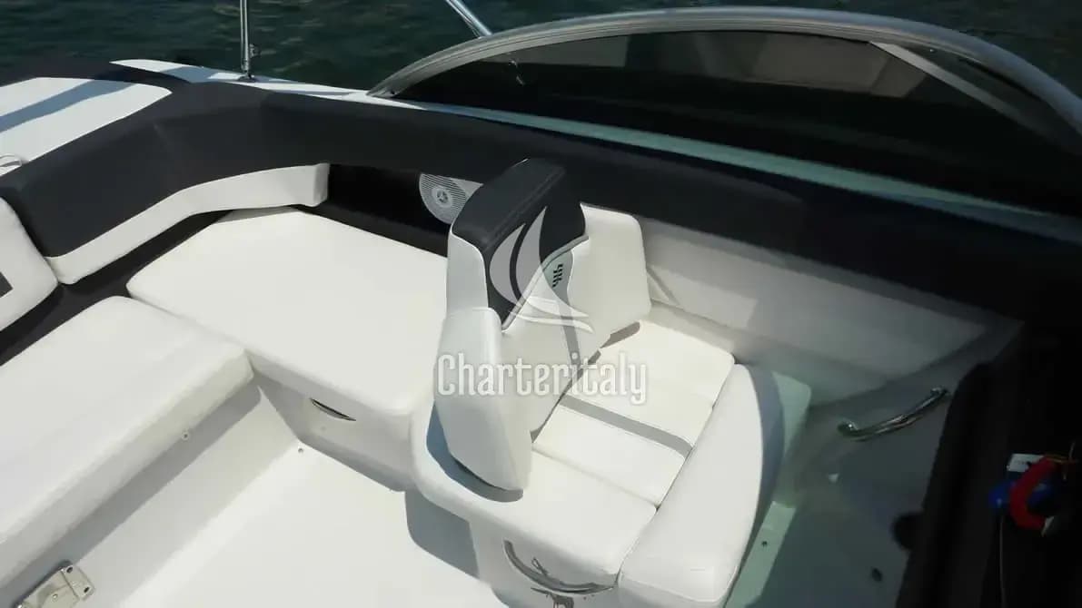 Four Winns H210 - Black Pearl - 11