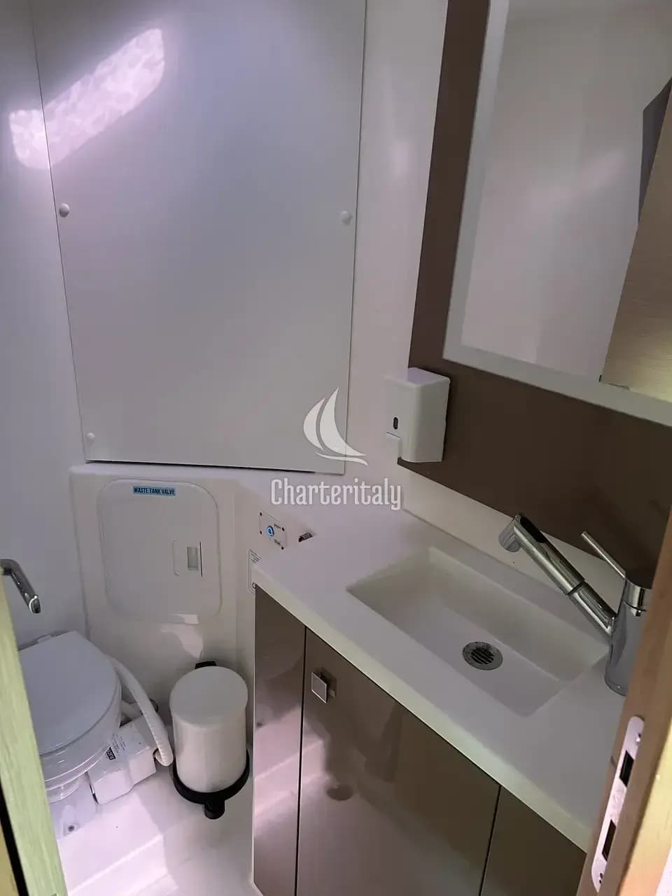 Fountaine Pajot Lucia 40 - 4 cab. - Go Earth I - 22