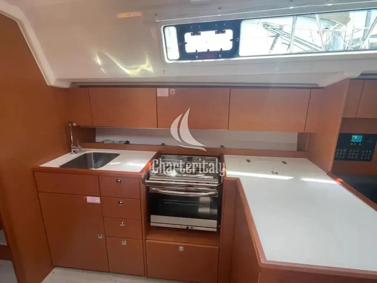 Bavaria C42 - BLACKBERRY - 6