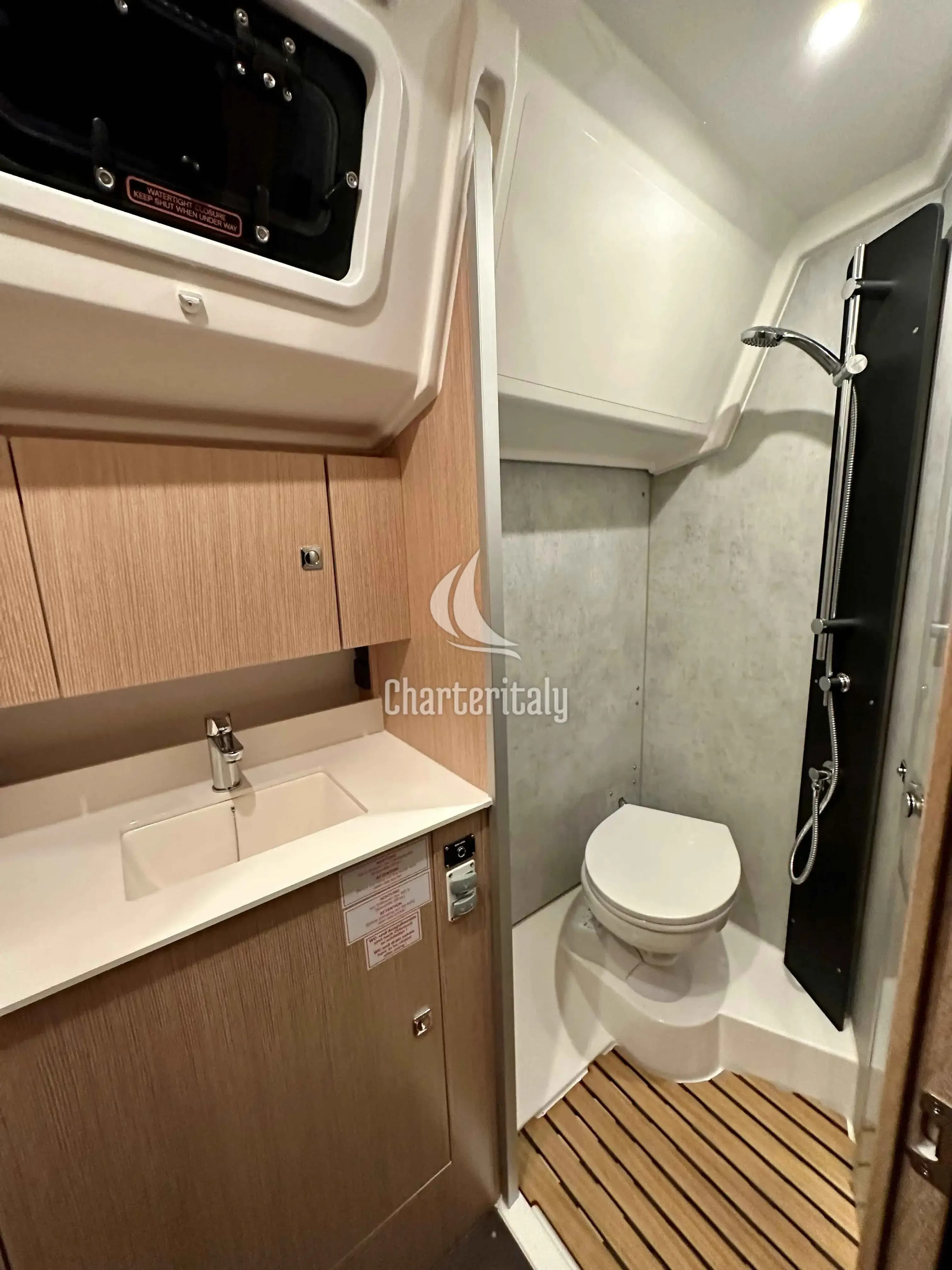 Bavaria C42 - ERMIS - 6