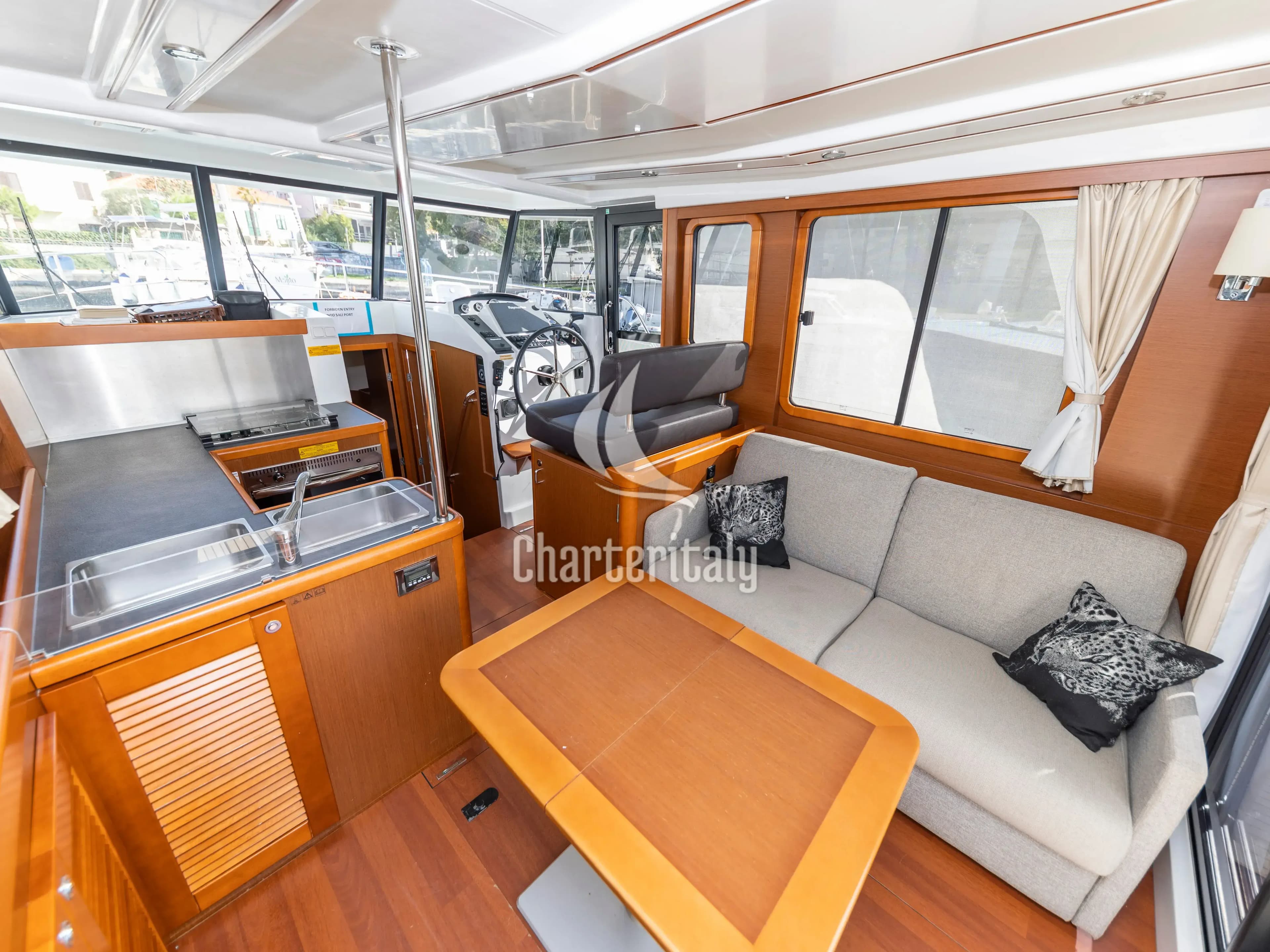 Swift Trawler 34 Fly - Blue Sky - 3