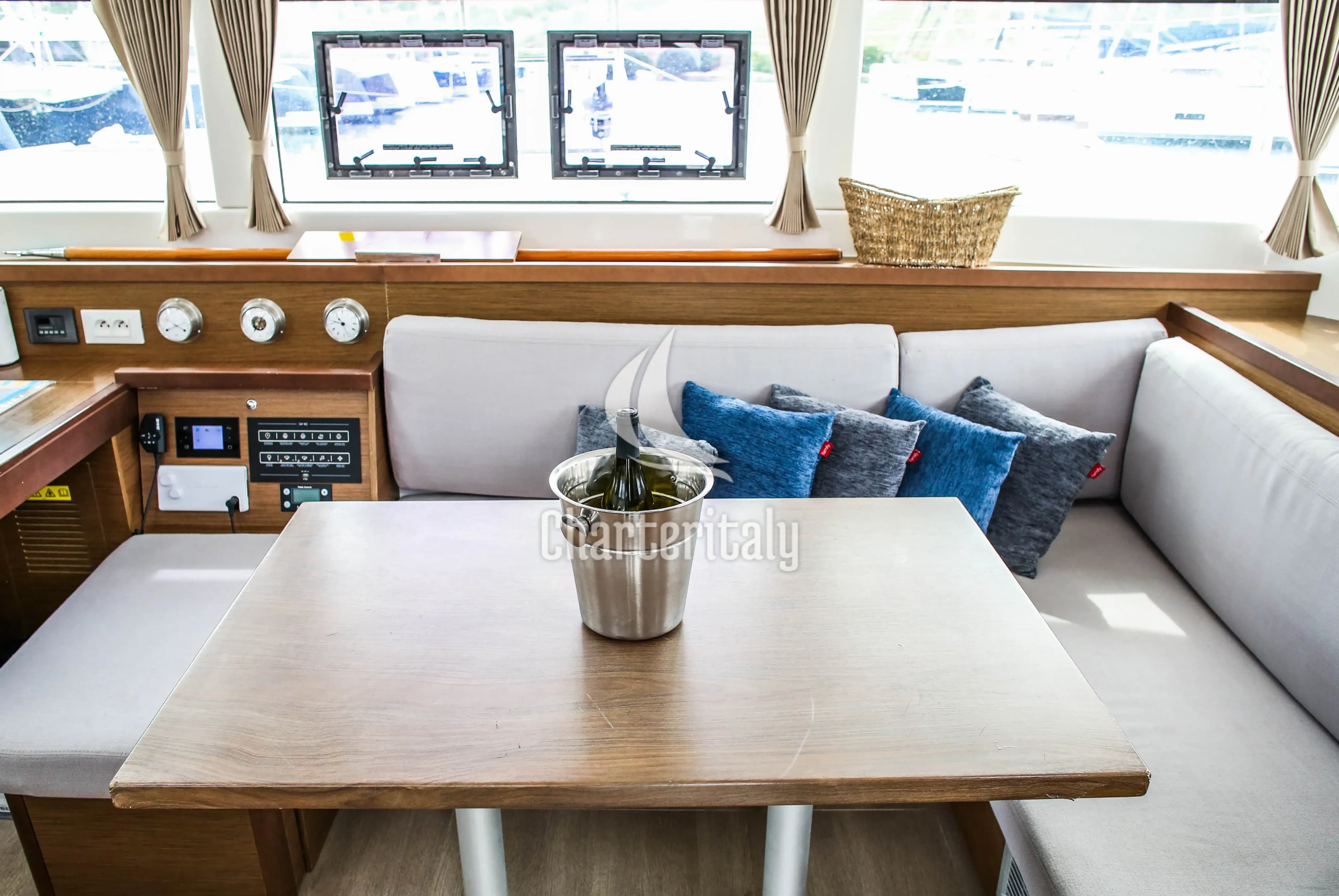 Lagoon 40 - Bahia Real - 12