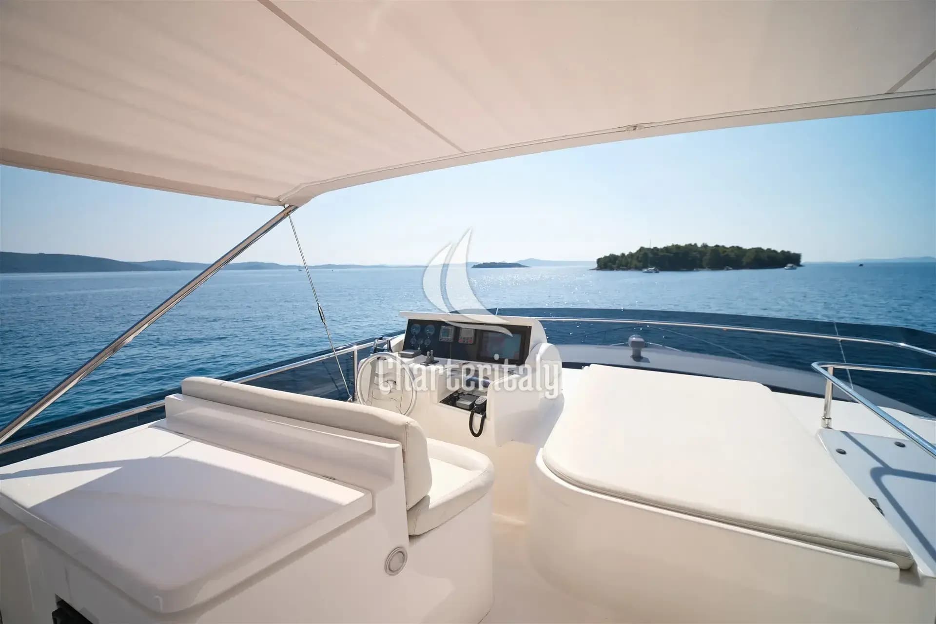 Ferretti 681 - Dominique - 21