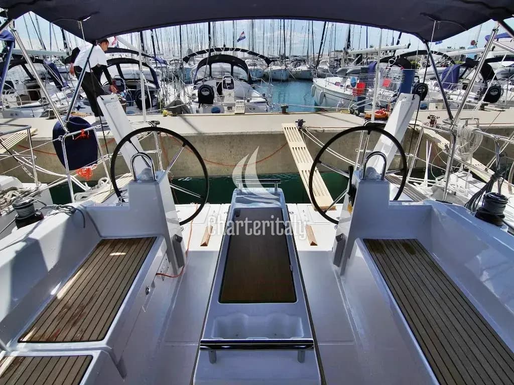 Oceanis 38.1 - ARIELA - 9