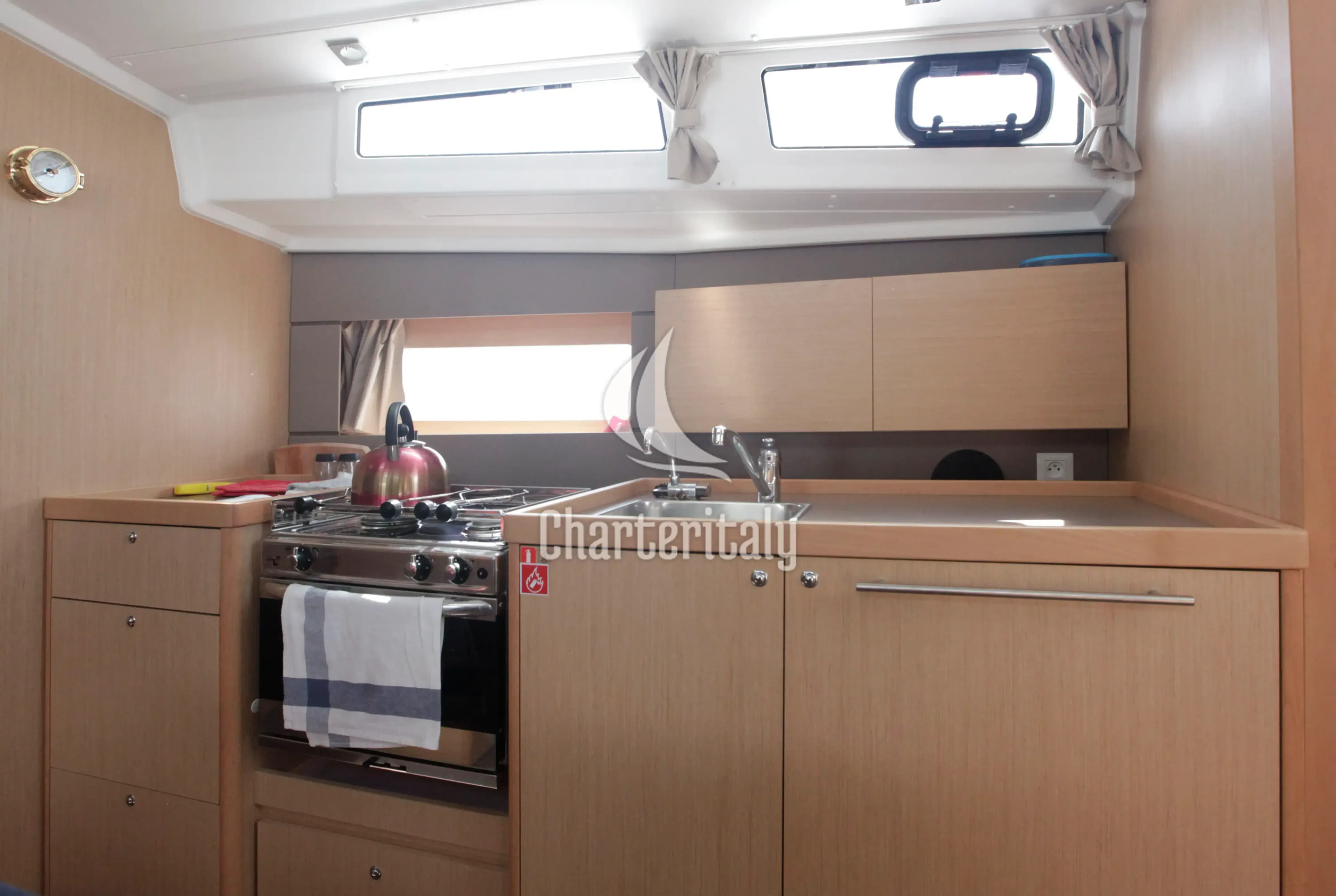 Oceanis 38.1 - Missy - 14