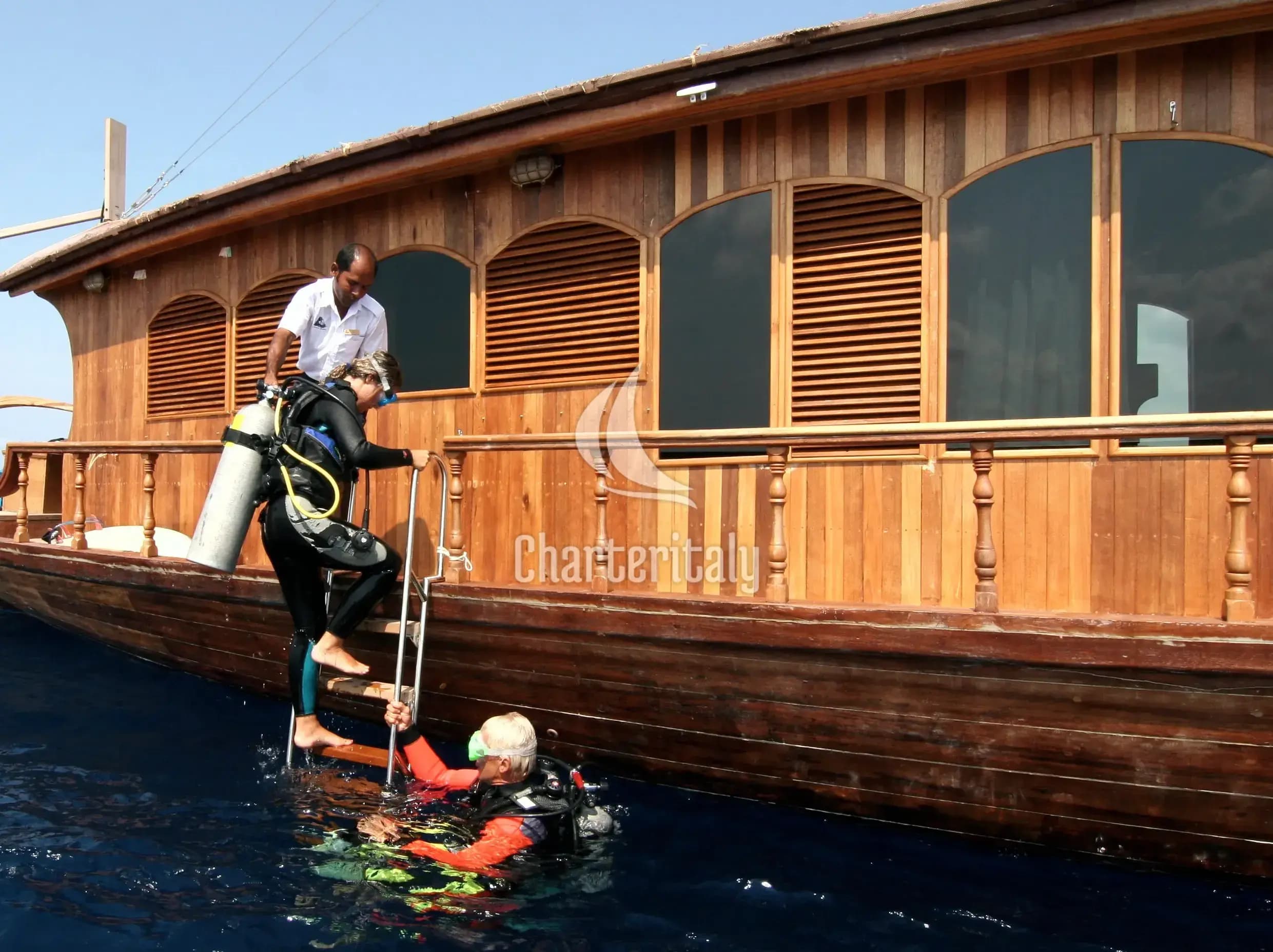 Wooden motor yacht - Stella 1 - 14
